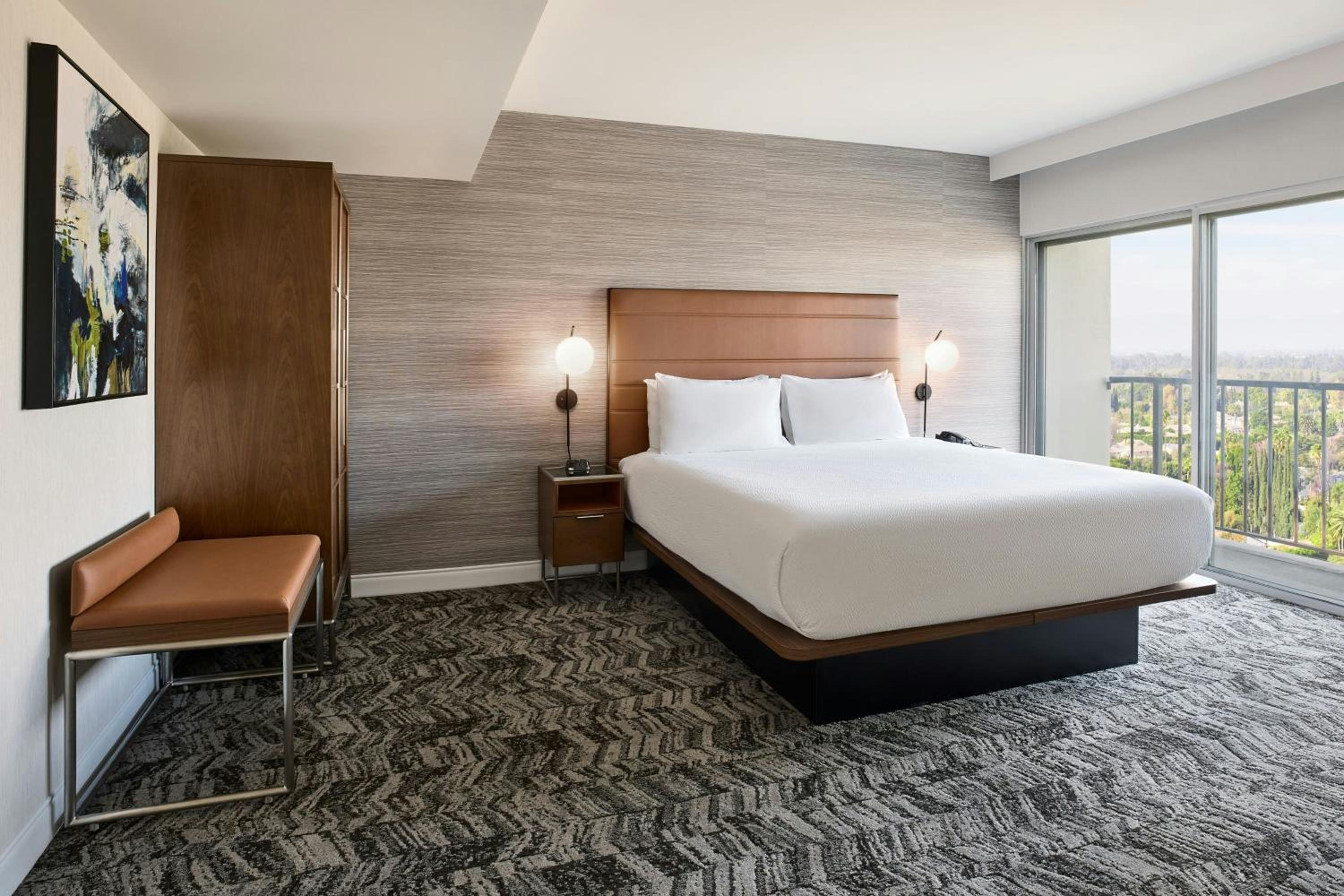 King Suite with Sofa Bed photo 2