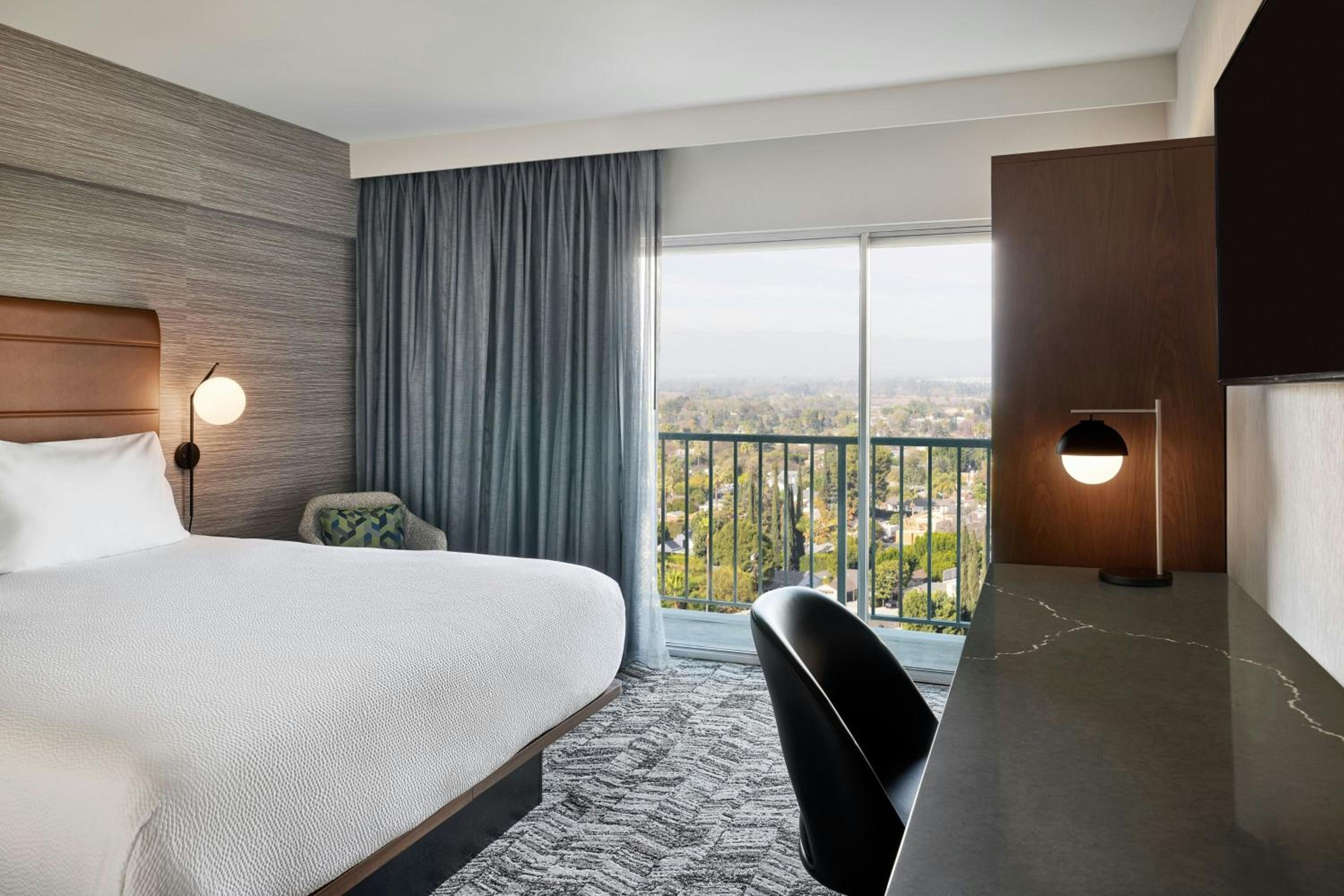 Economy King Room