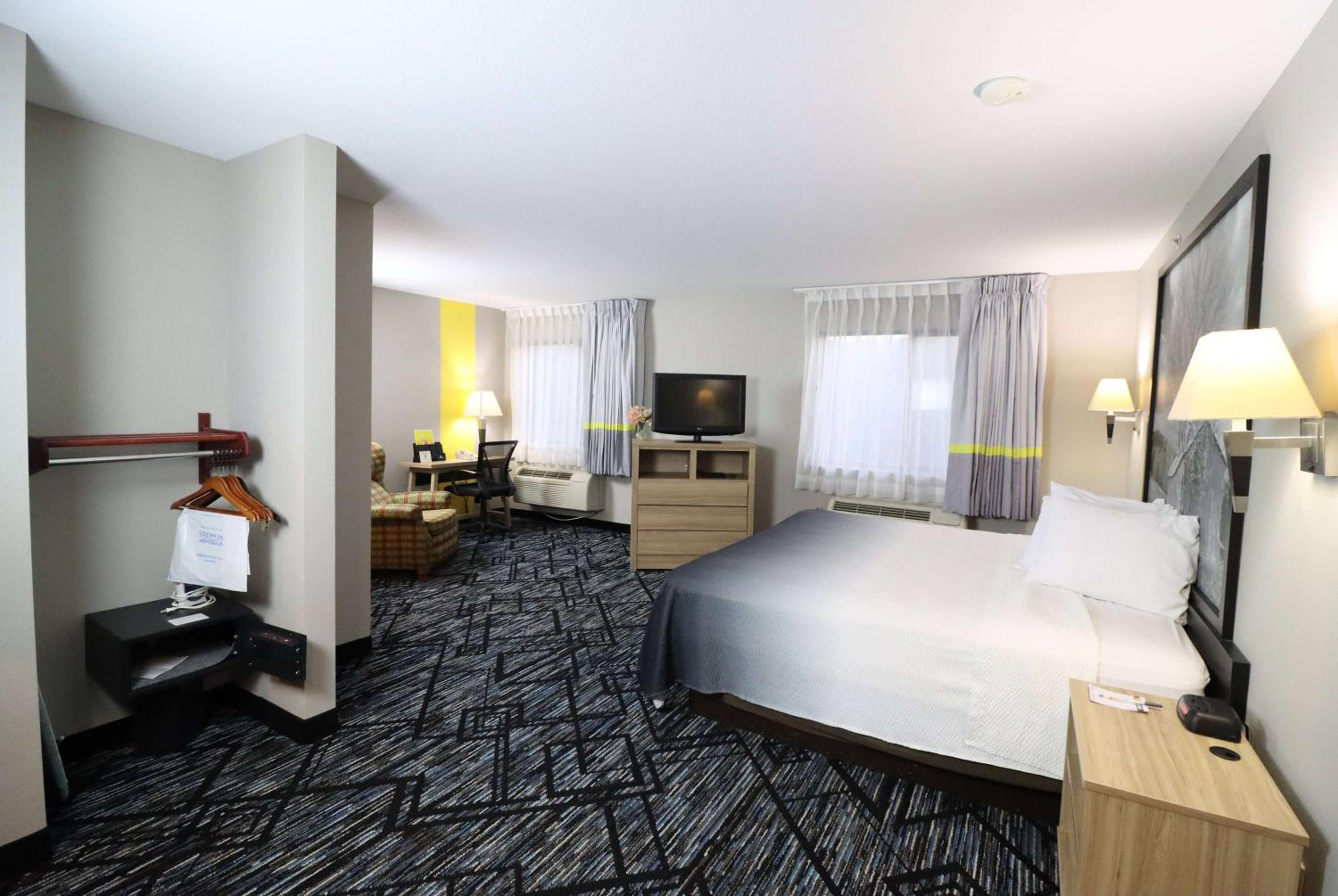 King Studio Suite - Mobility Access/Non-Smoking