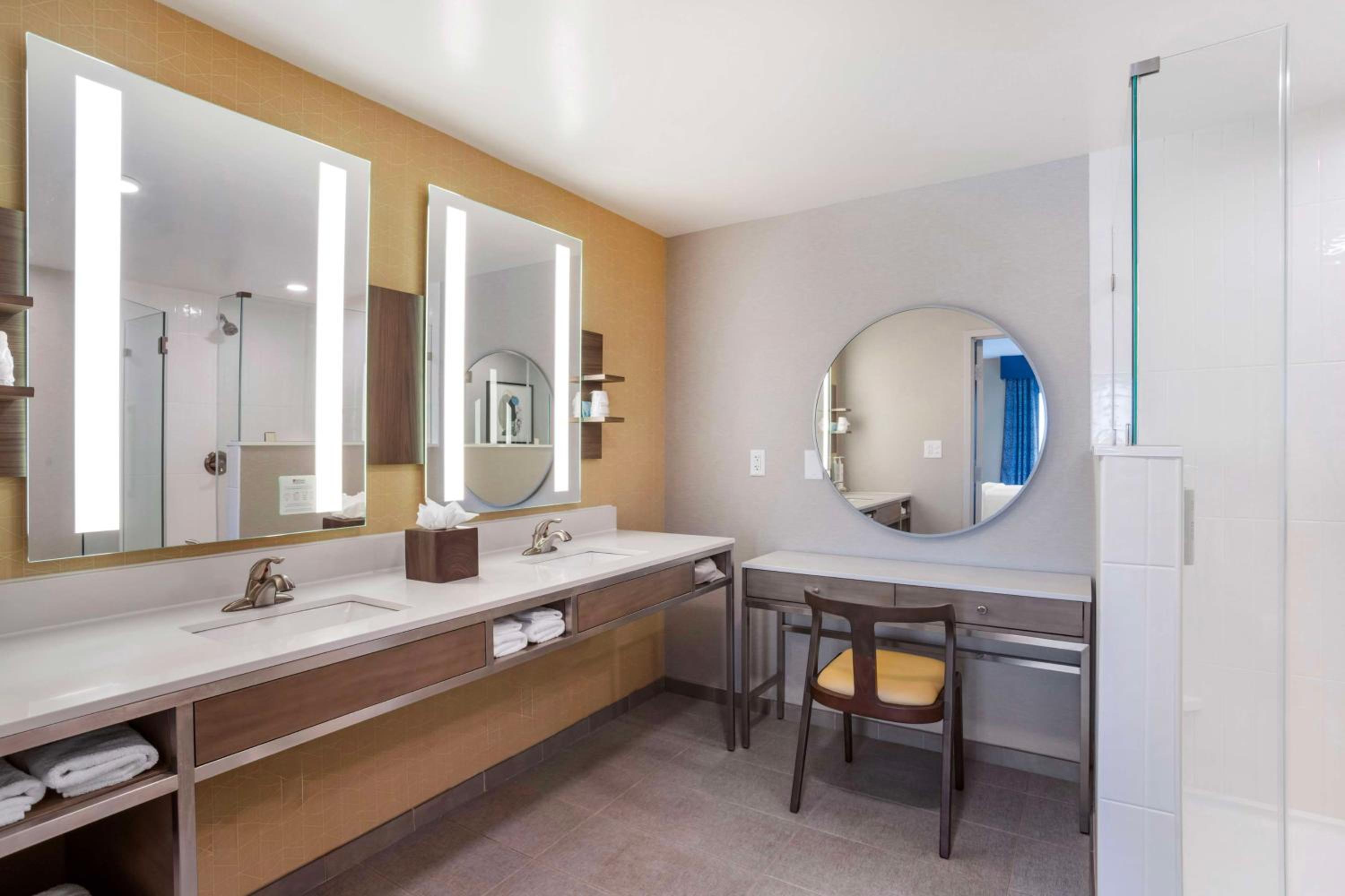 One-Bedroom King Suite - Photo 1