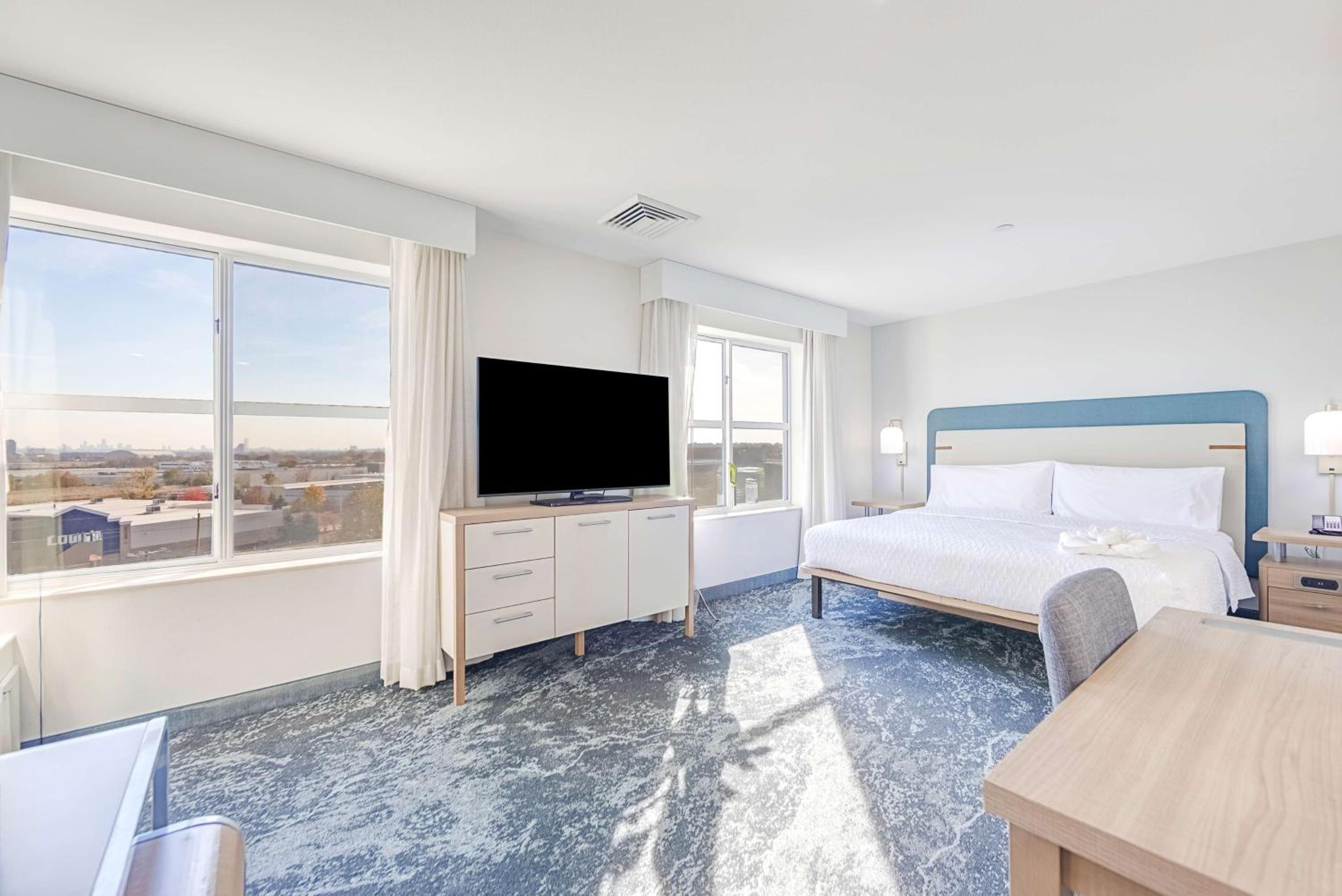 King Studio Suite - Non-Smoking - Photo 6