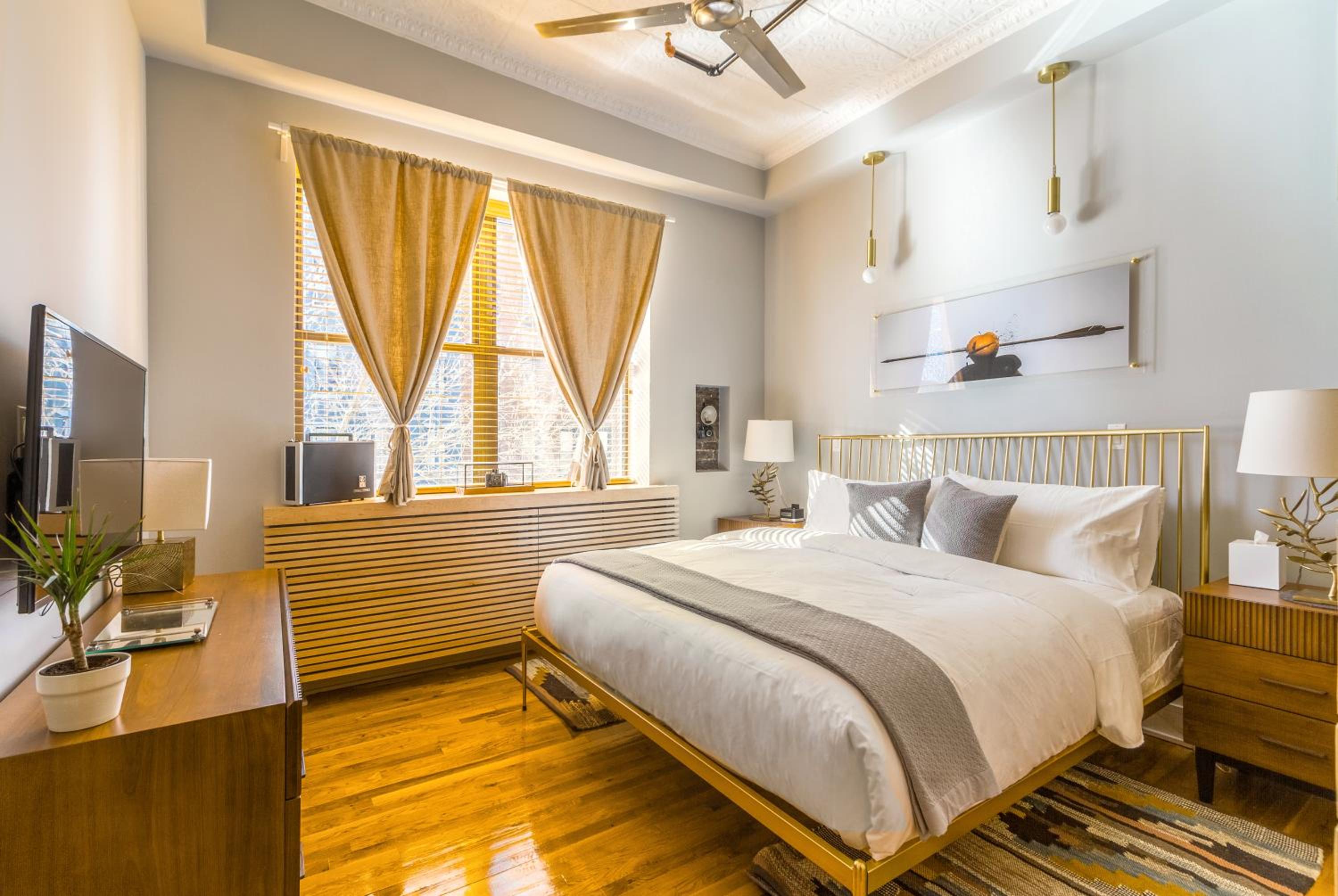 Deluxe Loft Suite with Kitchenette