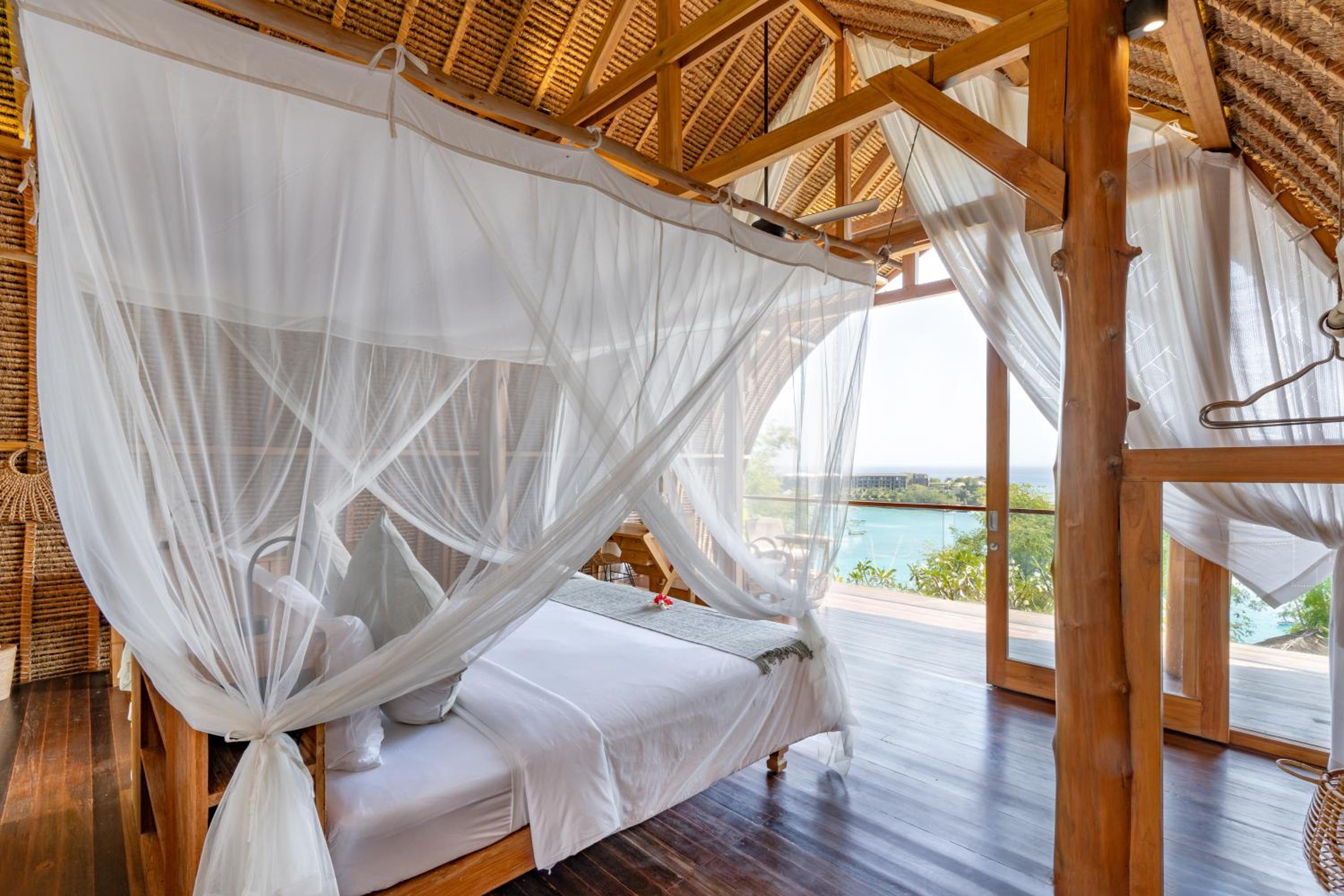 One-Bedroom Ocean Suite
