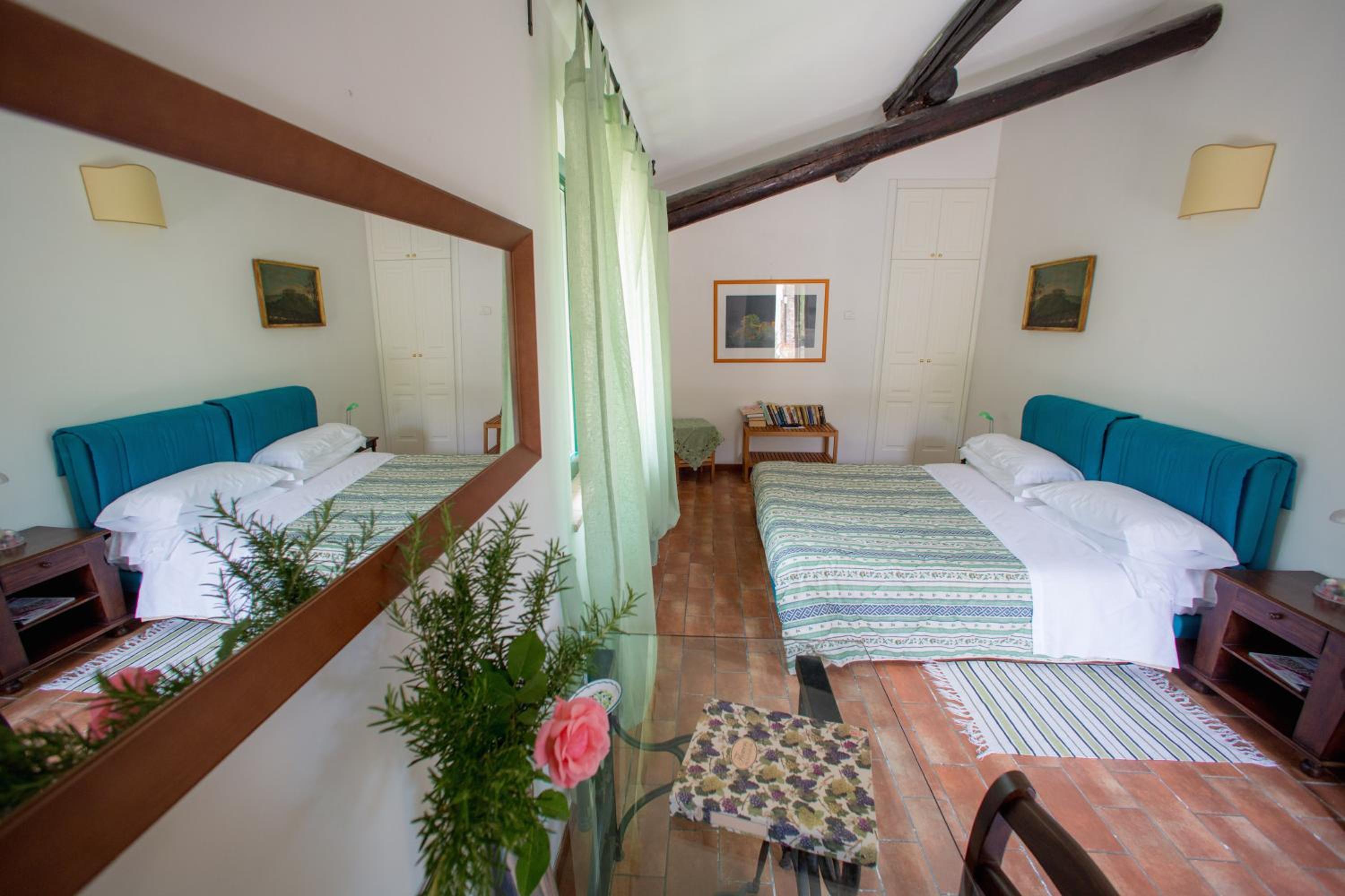 Basic Double Room photo 3