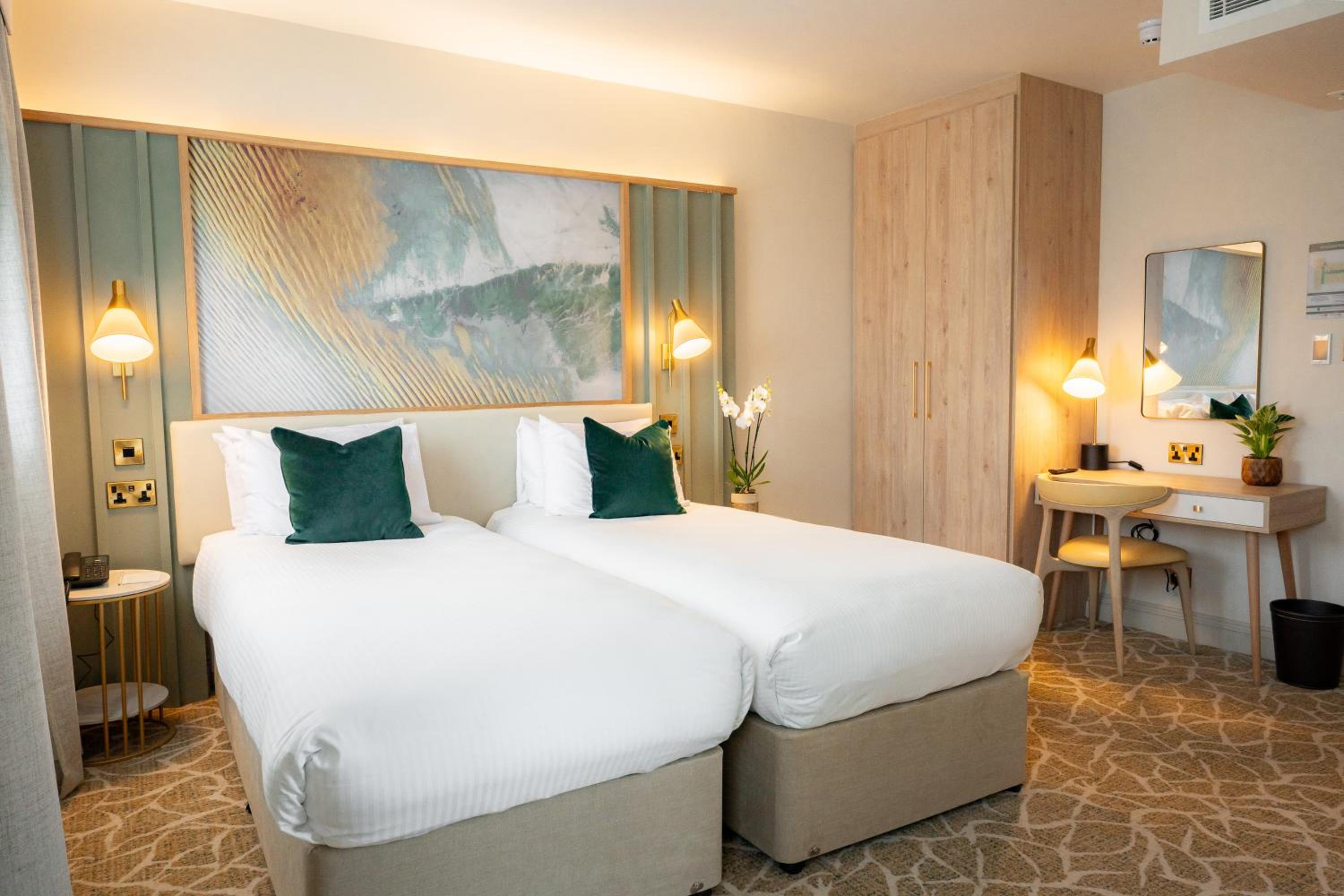 Classic Twin Room - Photo 2