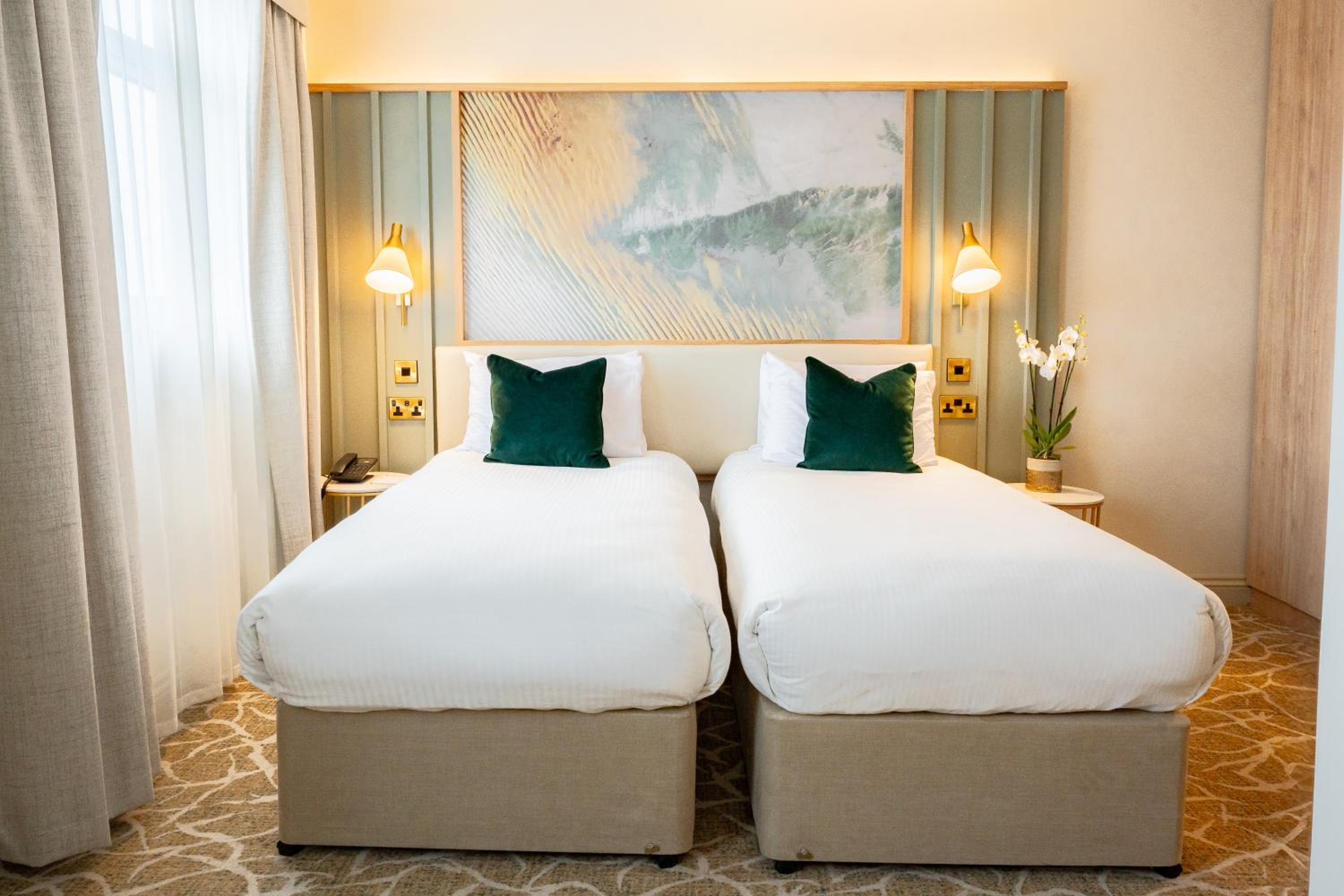 Classic Twin Room - Photo 3