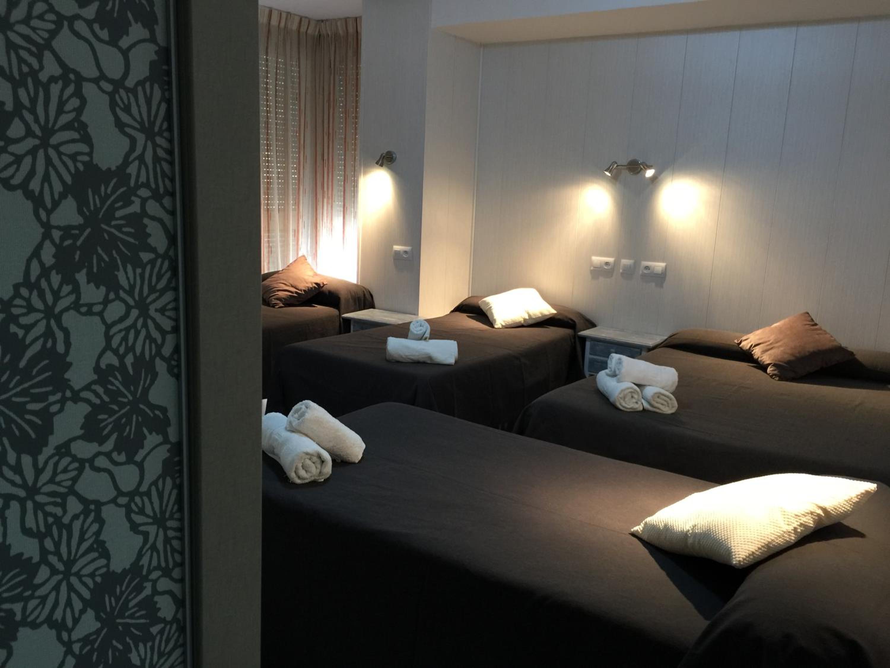 Quadruple Room - Photo 1