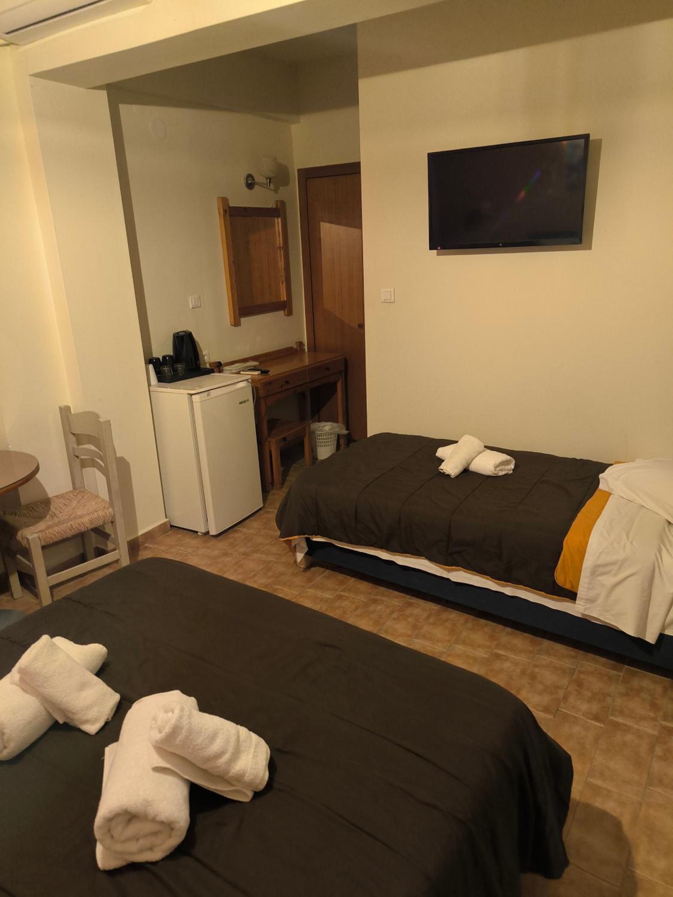 Triple Room with Garden View - Photo 4