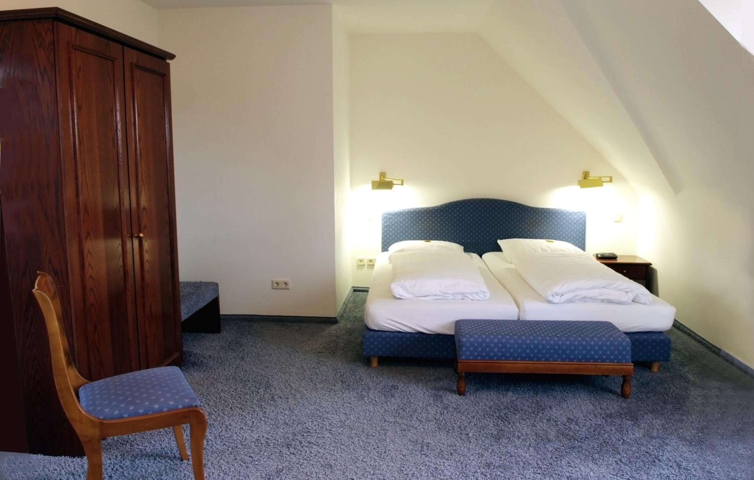 Double Room - Photo 12