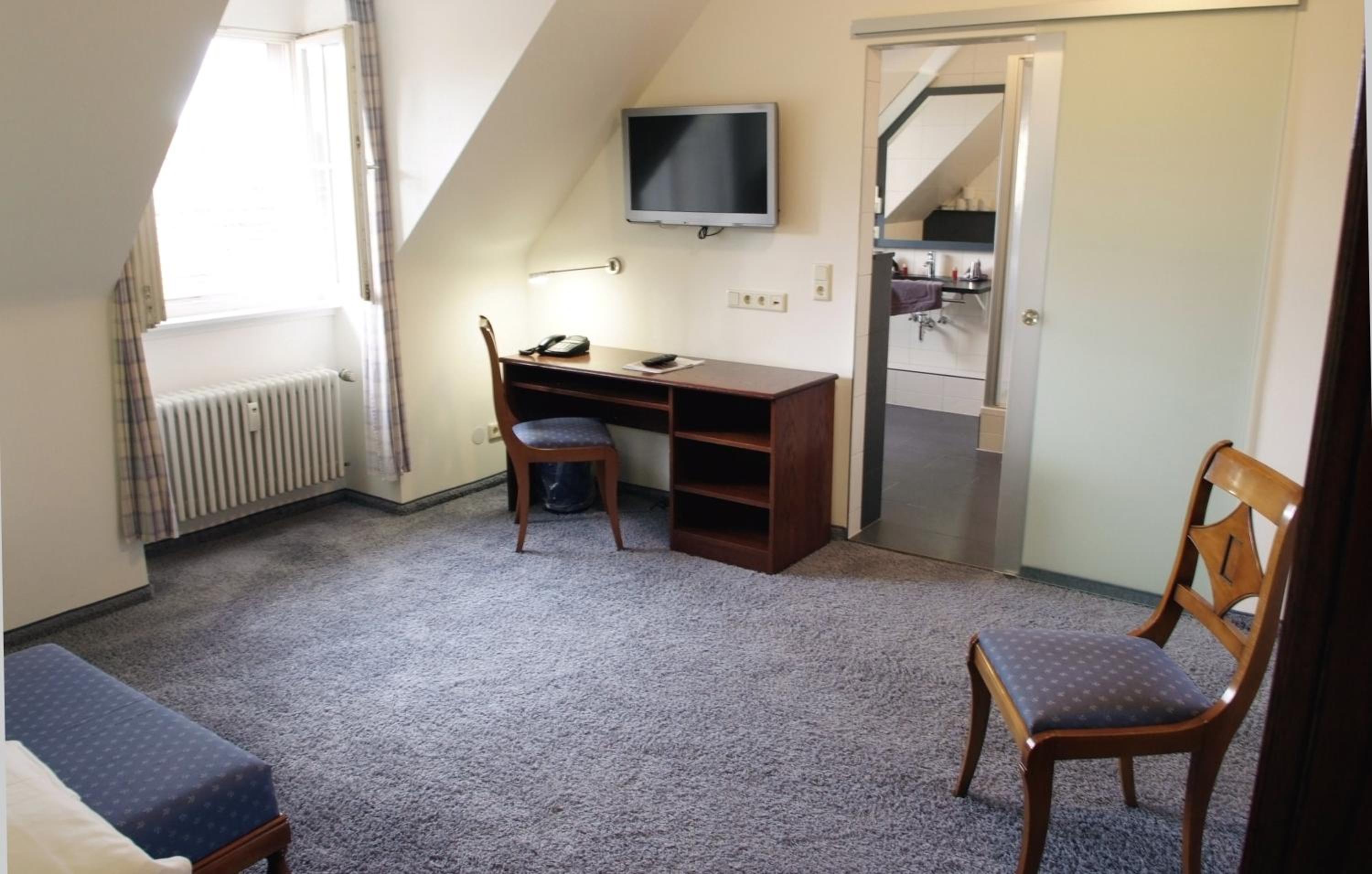 Double Room - Photo 5