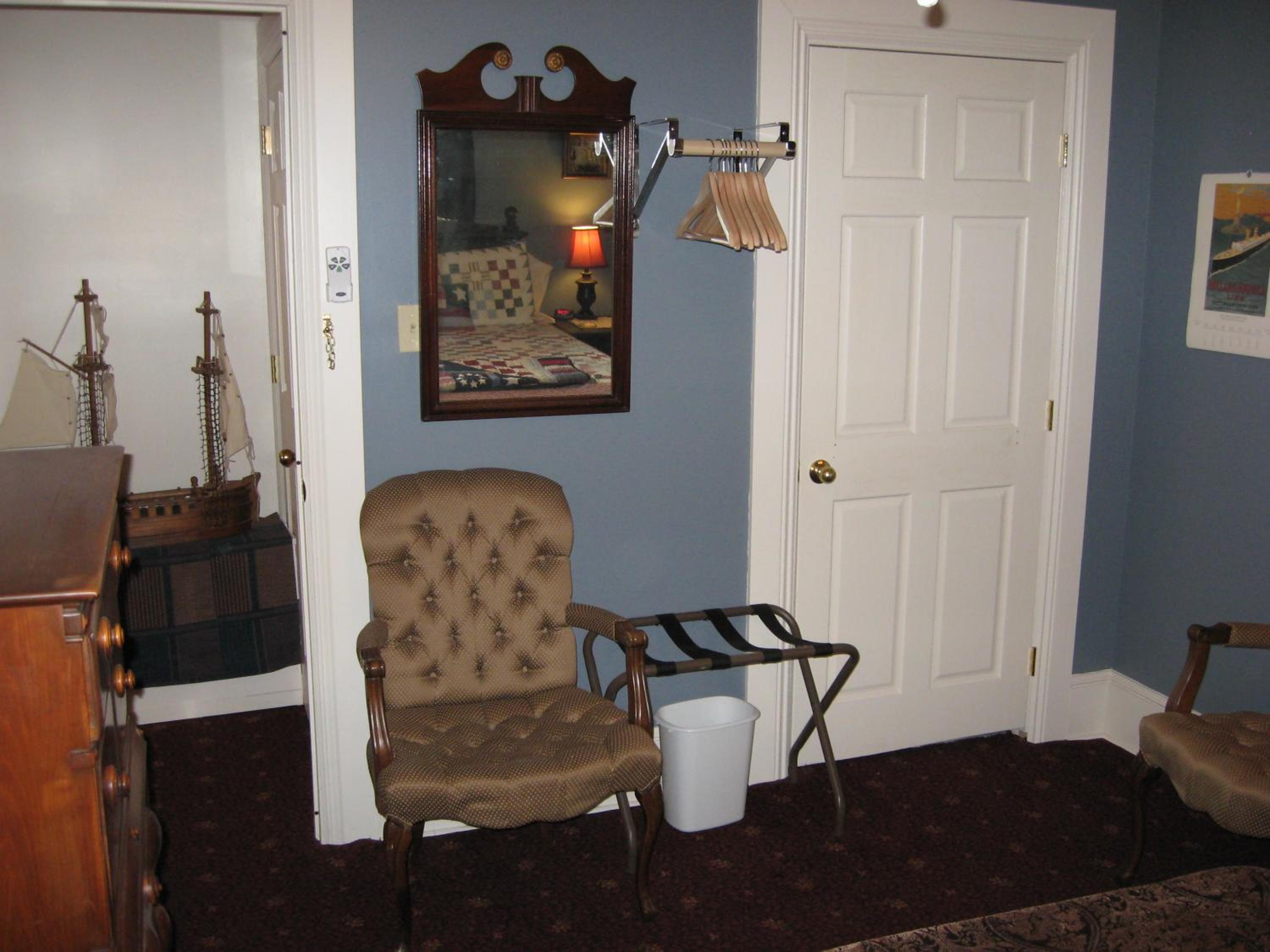 King Room with Private Bathroom with Bath Tub and Shower photo 1