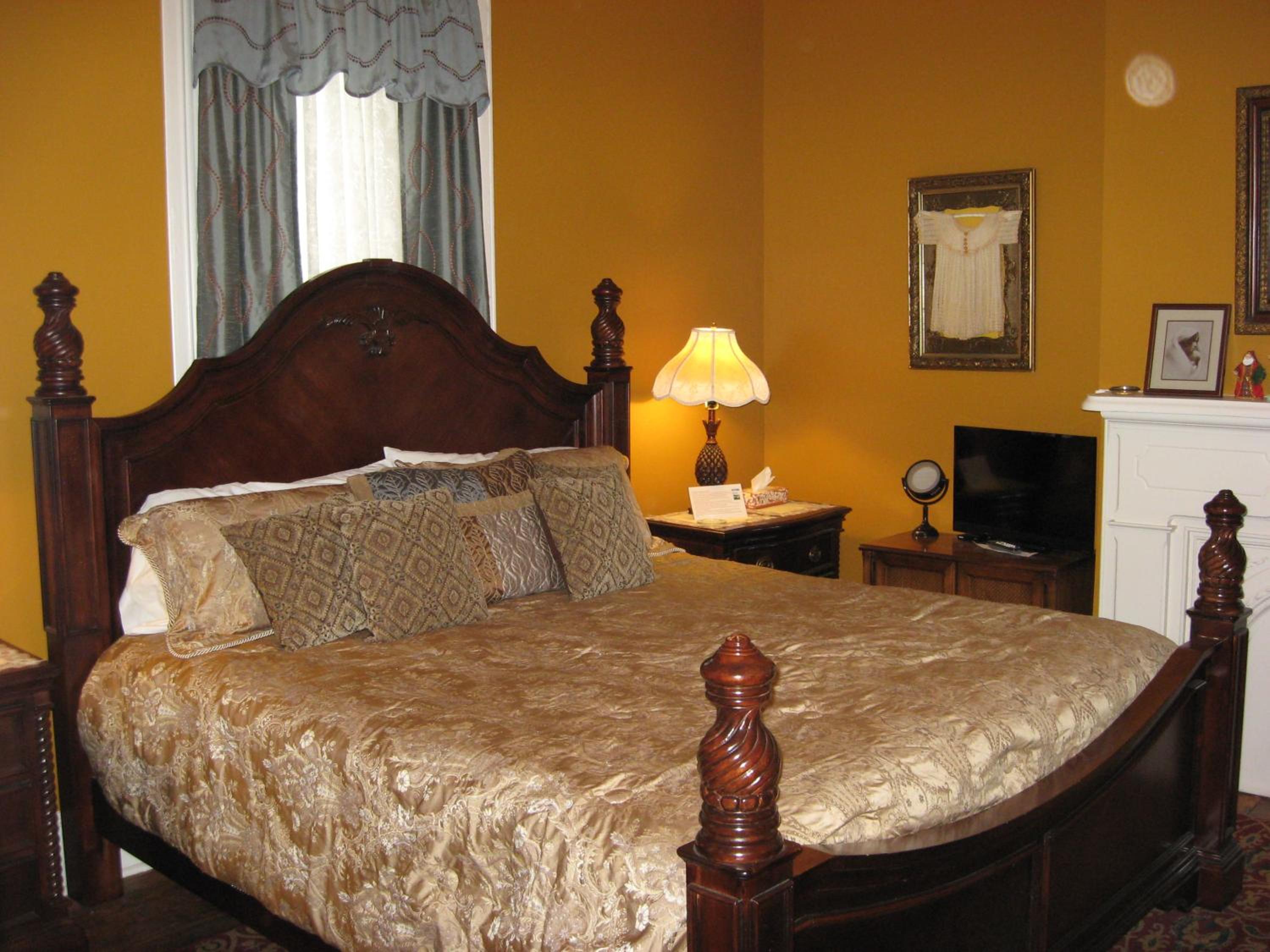 King Room with Private Bathroom with Shower photo 3