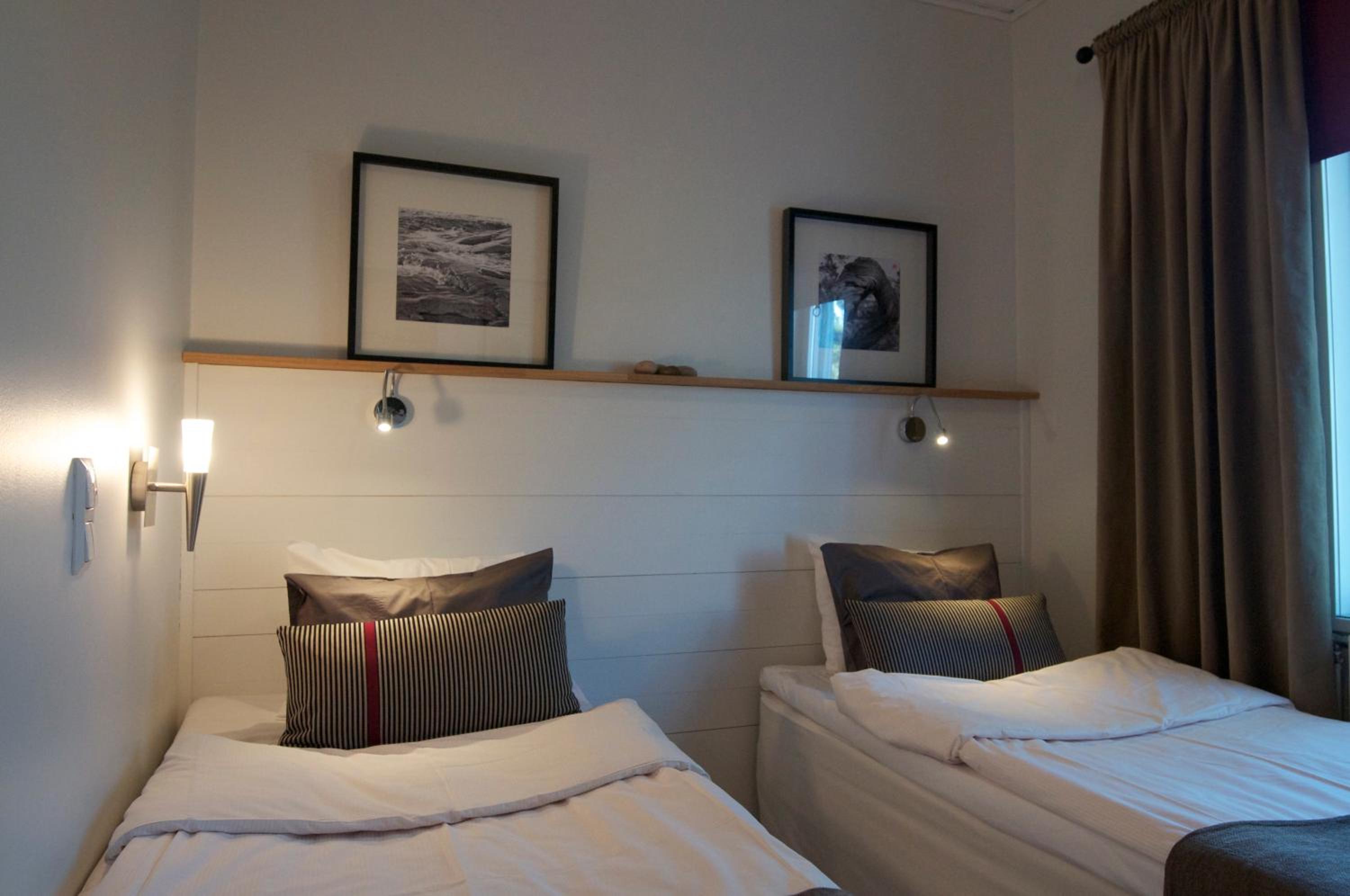 Large Twin Room photo 1