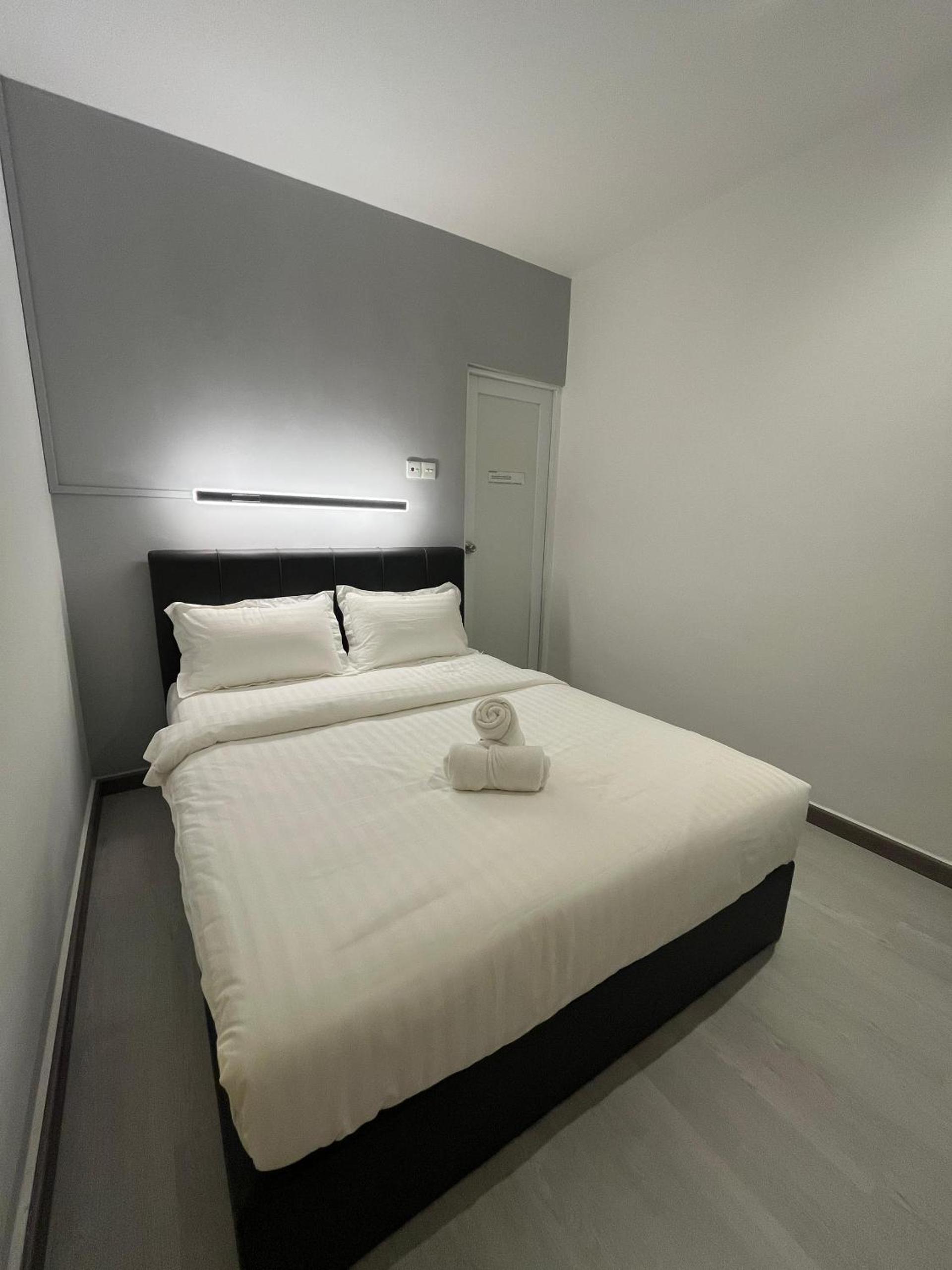 Standard Queen Room photo 2