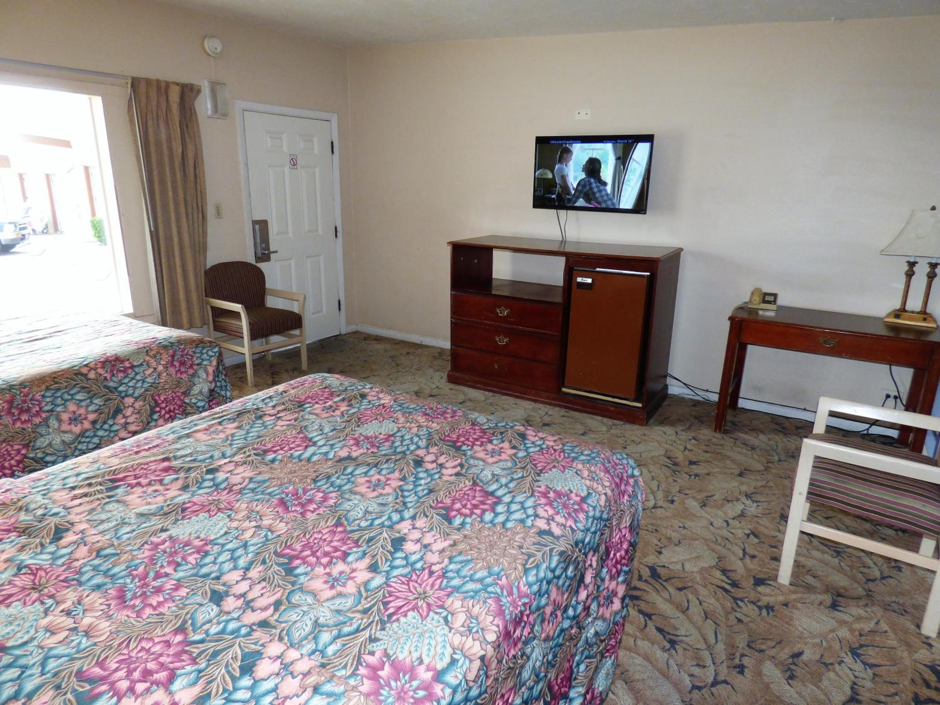 Double Room with Two Double Beds - Non-Smoking - Photo 4
