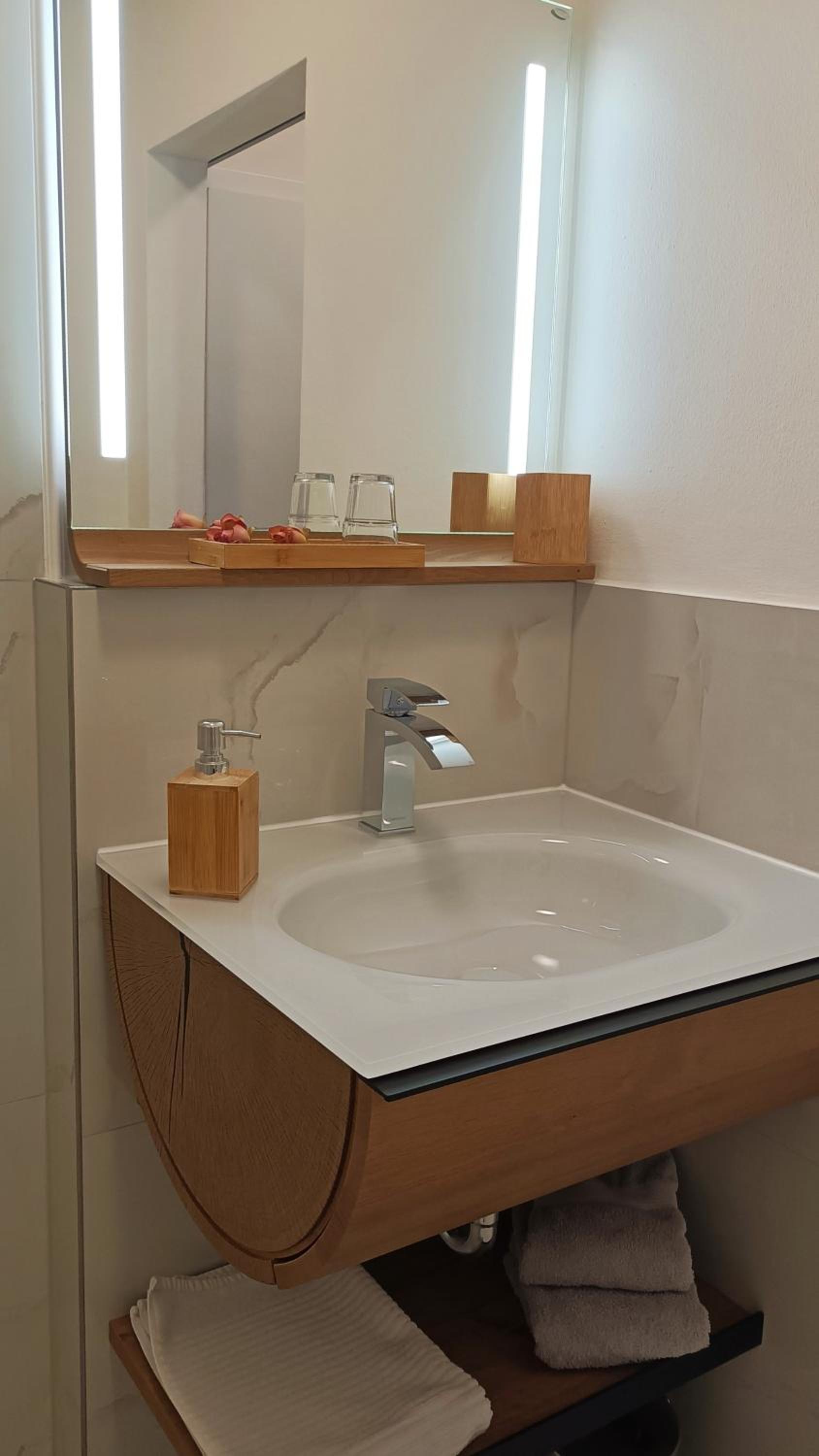 Small Double Room photo 1