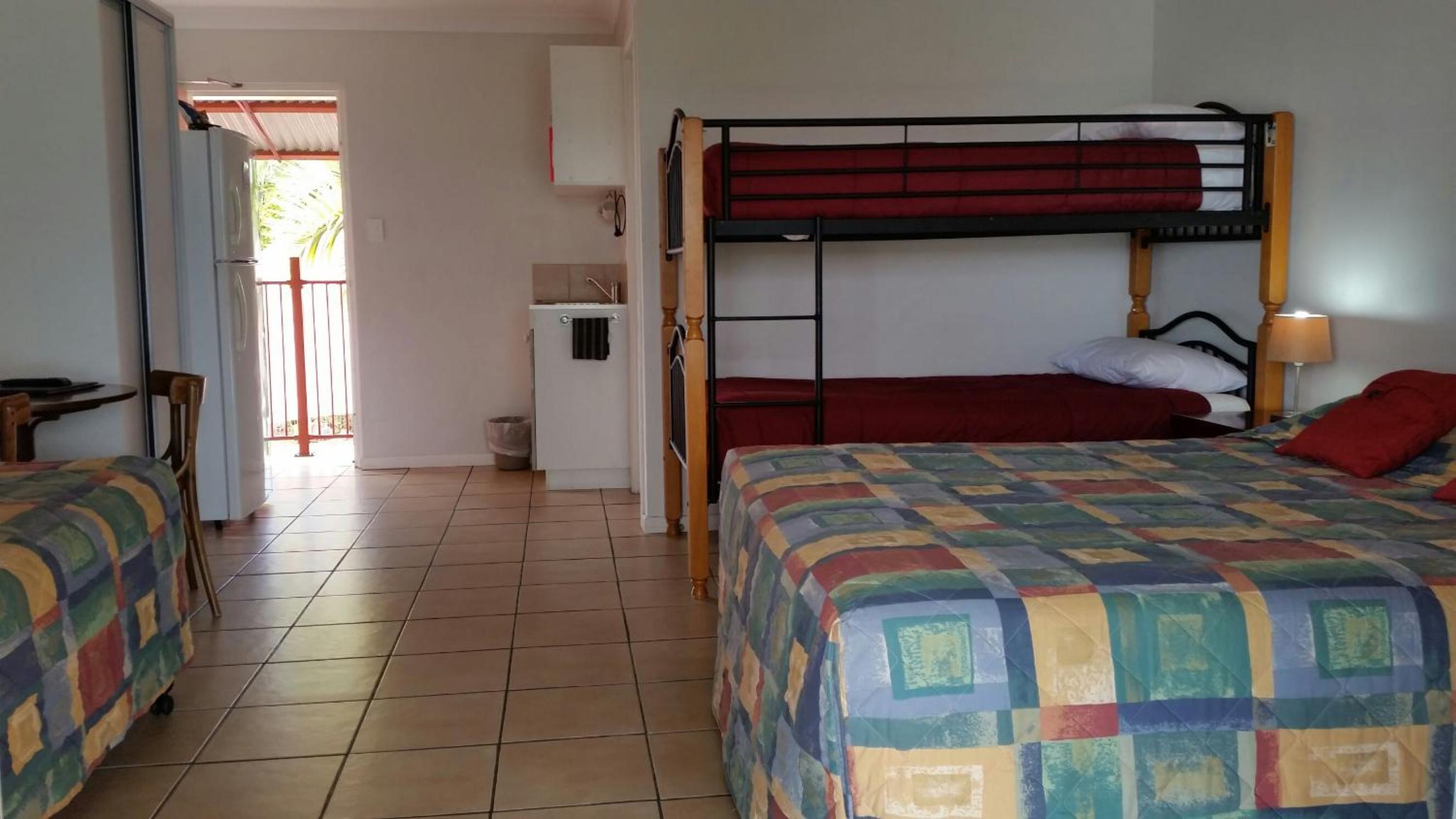 Standard Twin Room photo 1