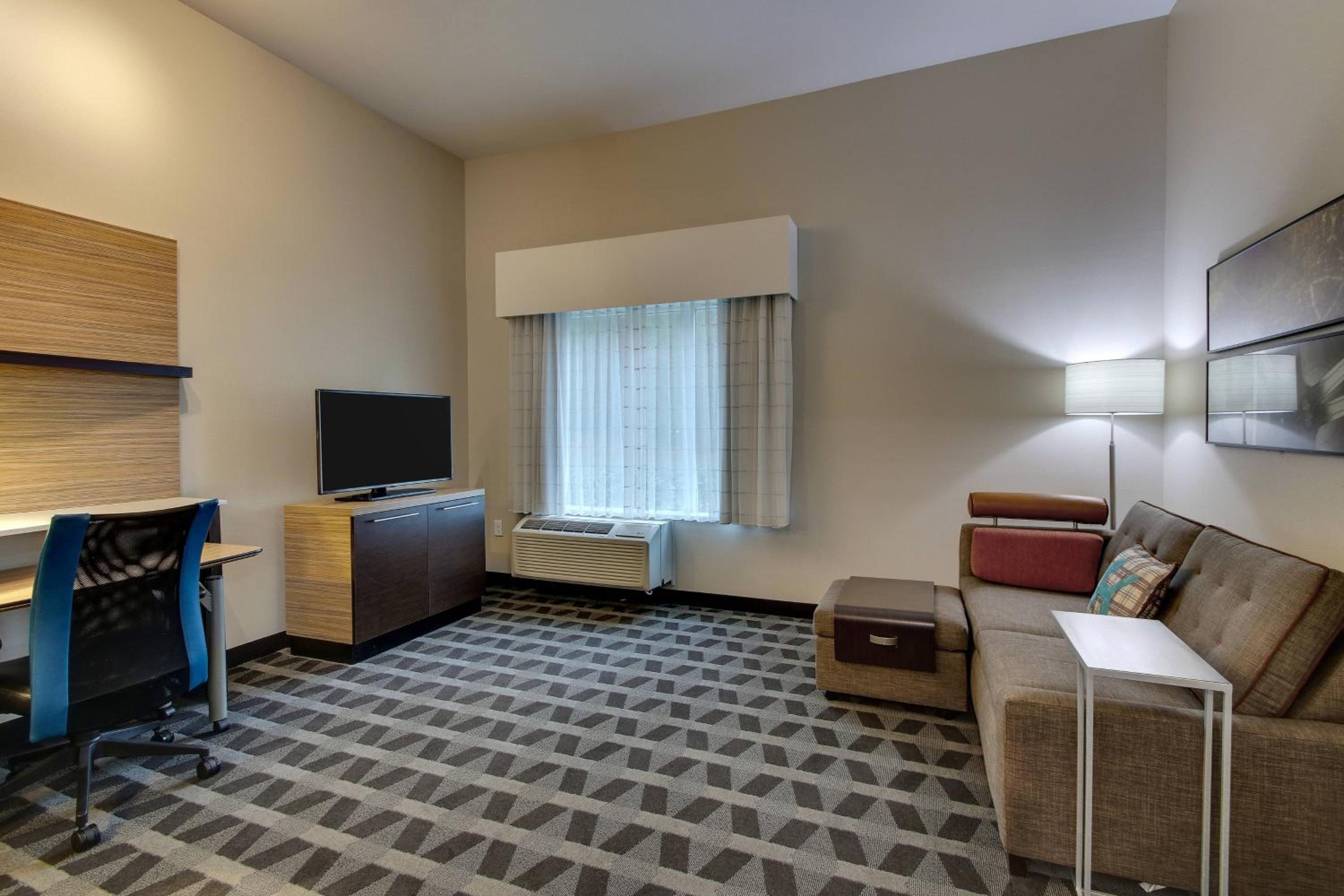One-Bedroom Queen Suite with Sofa Bed and Roll-in Shower - Mobility and Hearing Accessible photo 1