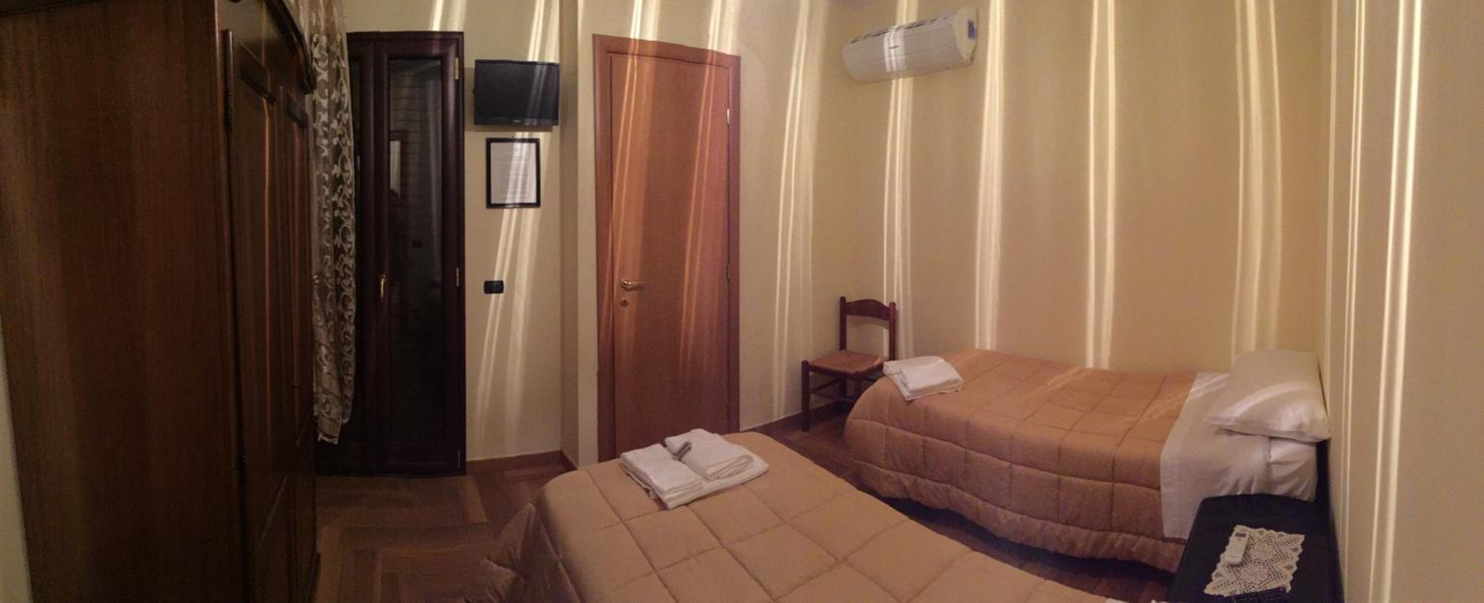 Twin Room photo 2