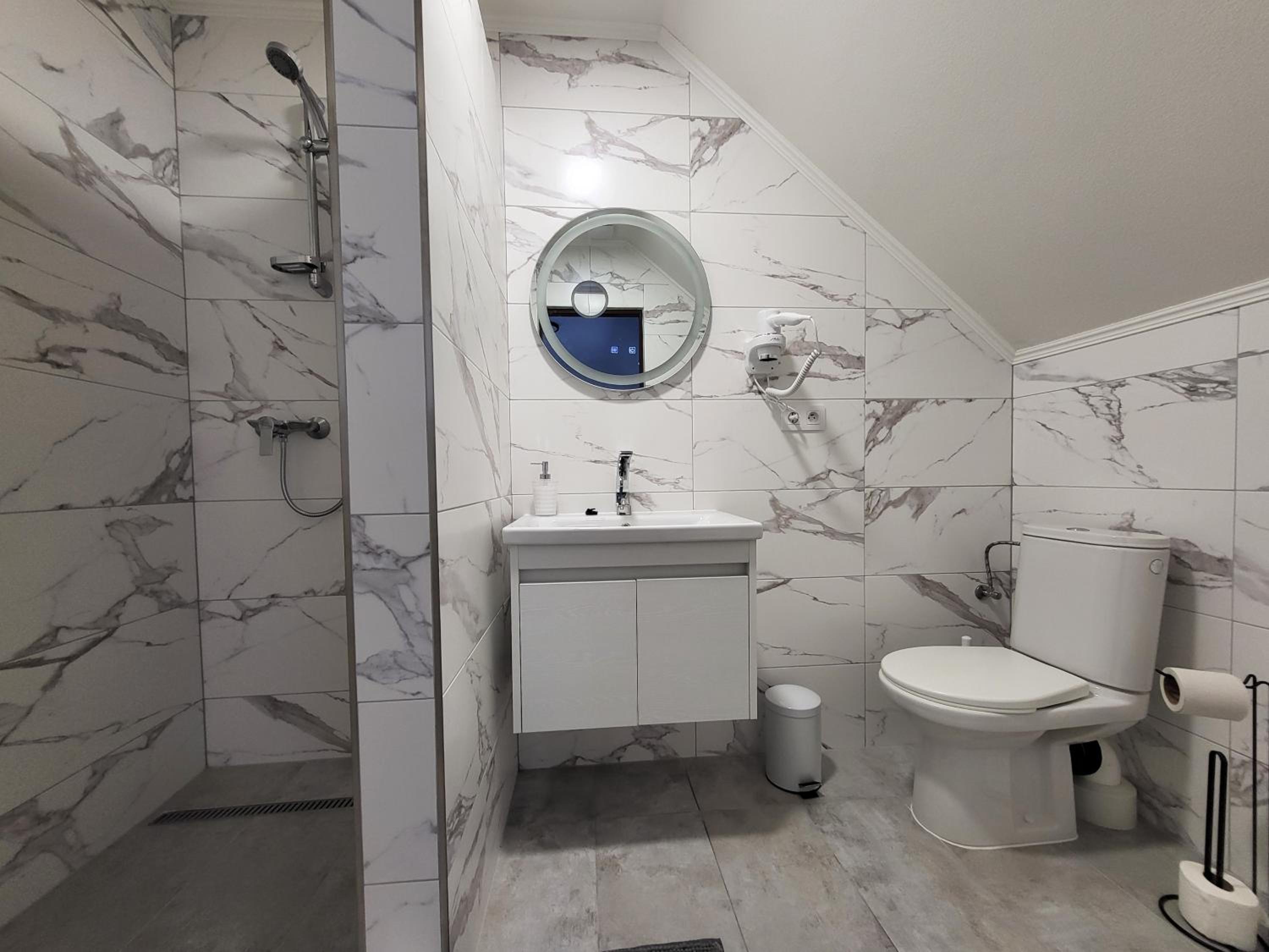 Twin Room with Bathroom