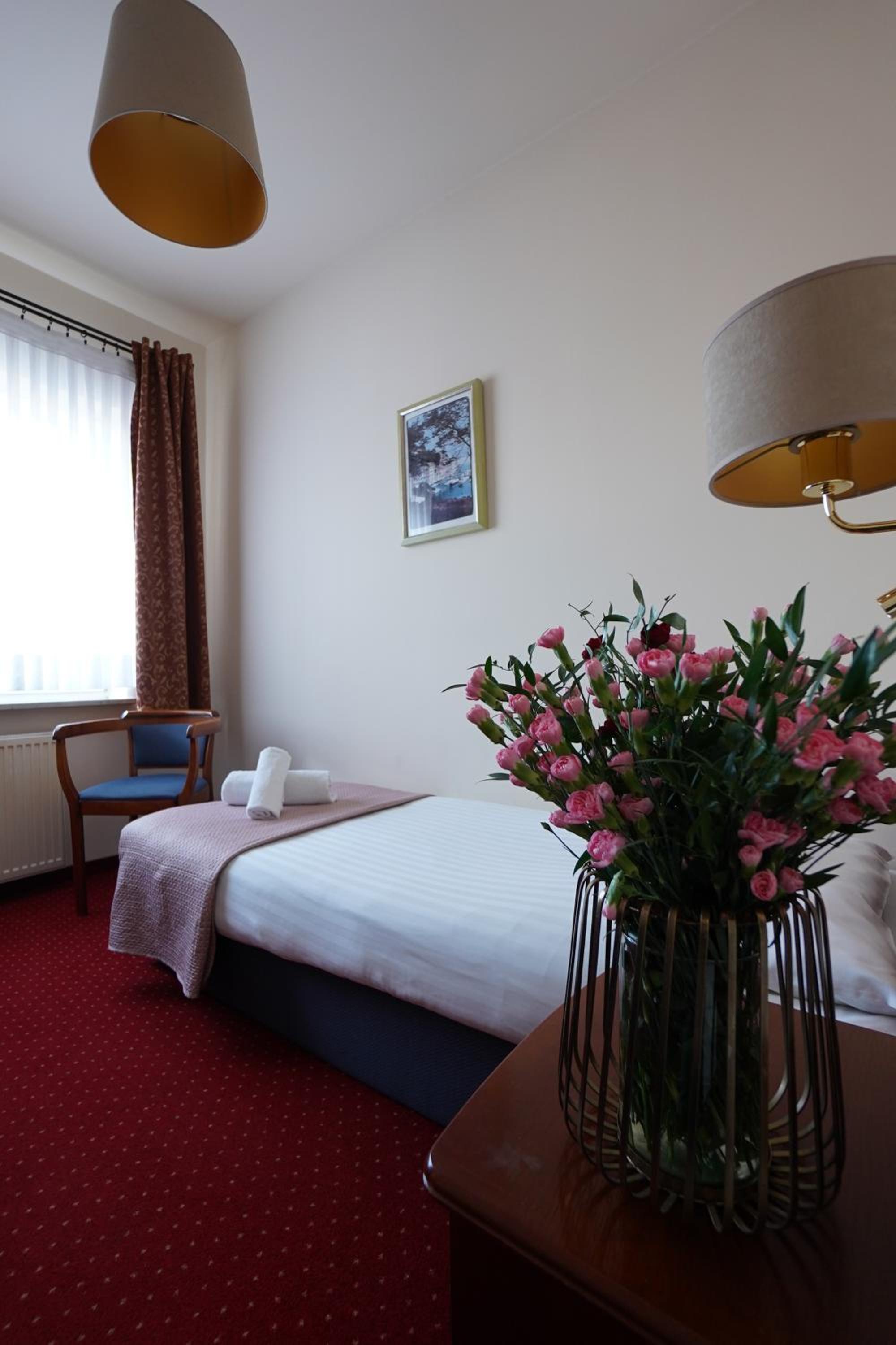 Small Single Room photo 2