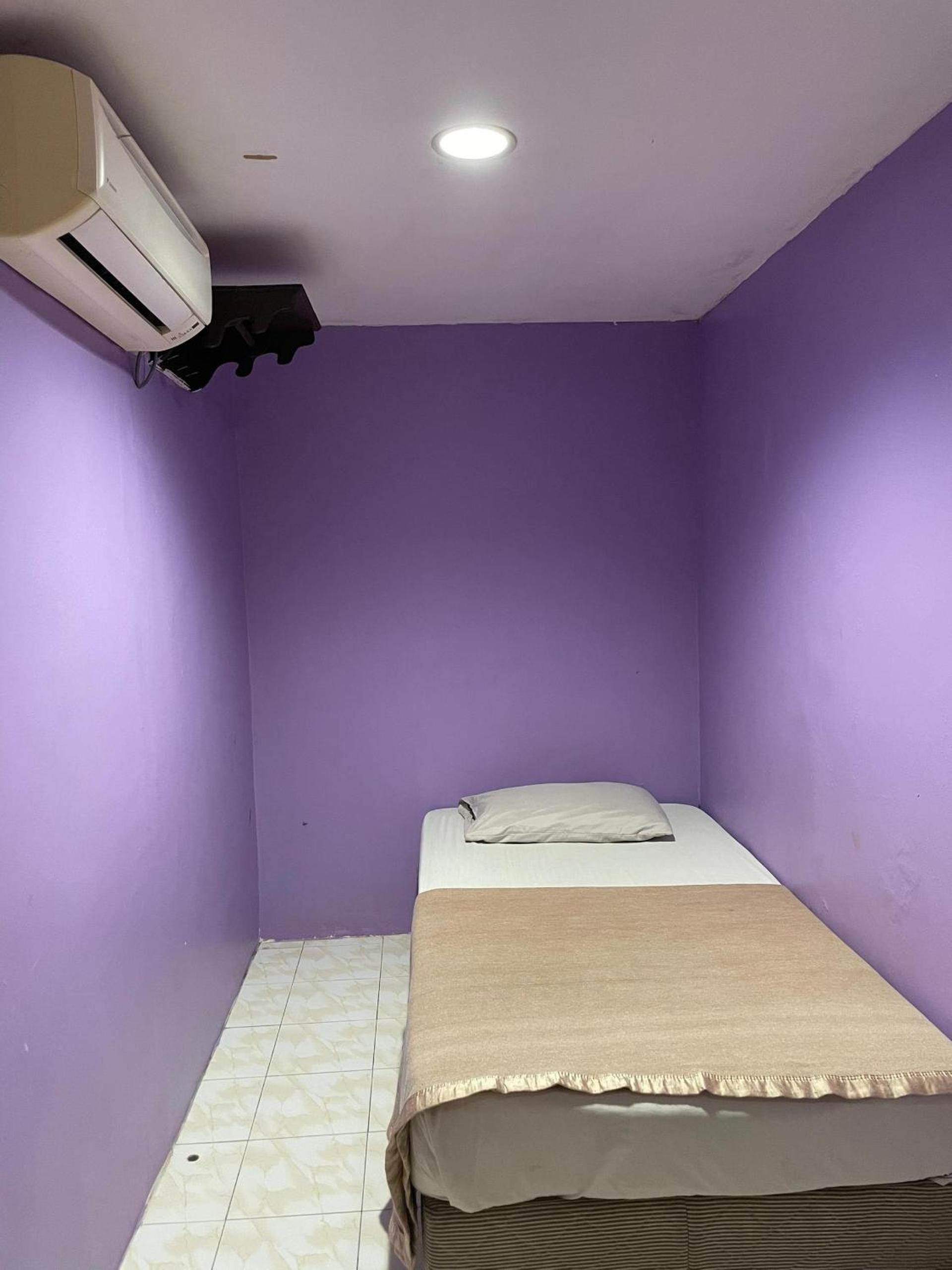 Single Room with Shared Bathroom