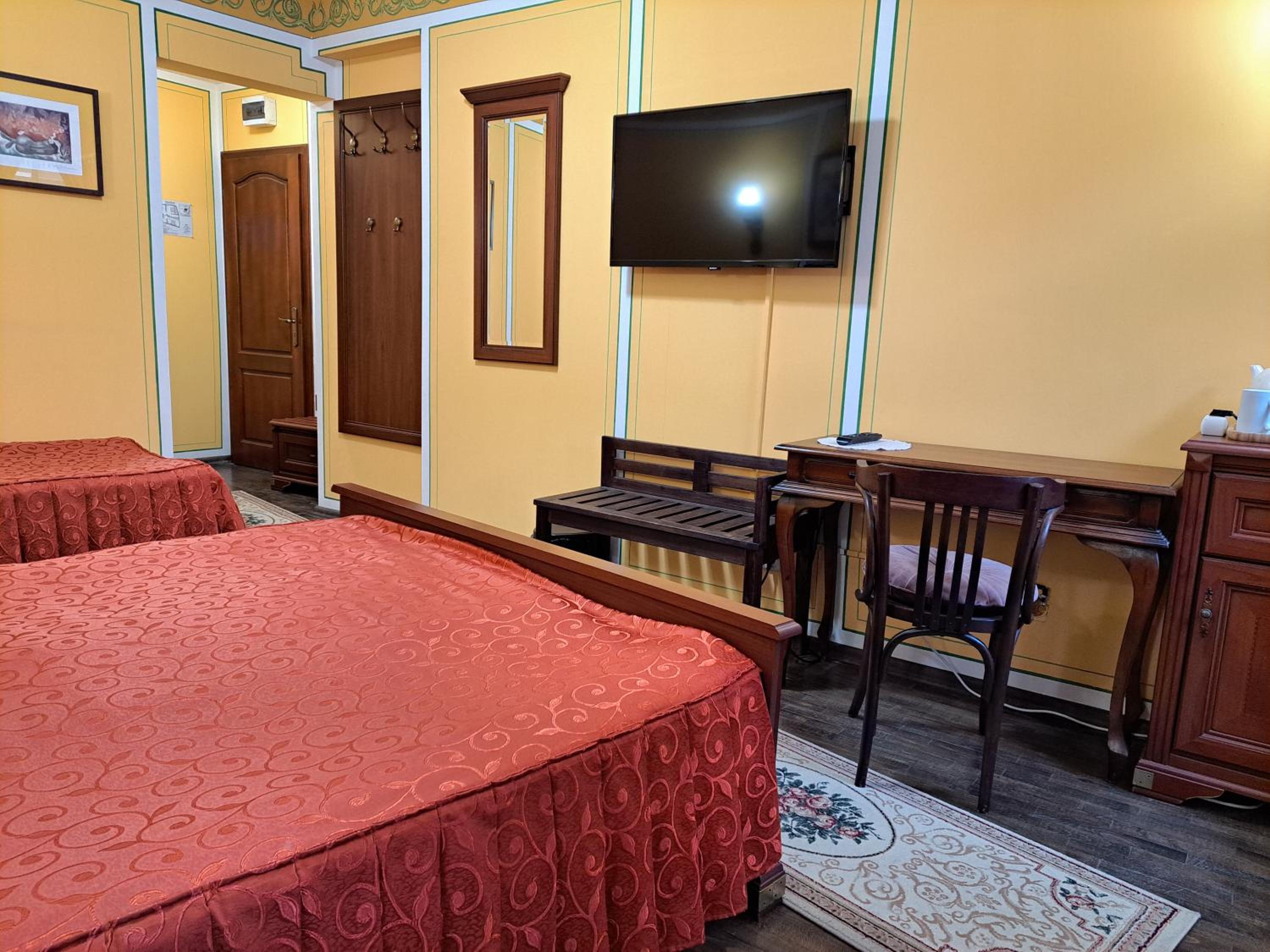 Standard Family Room - Photo 3