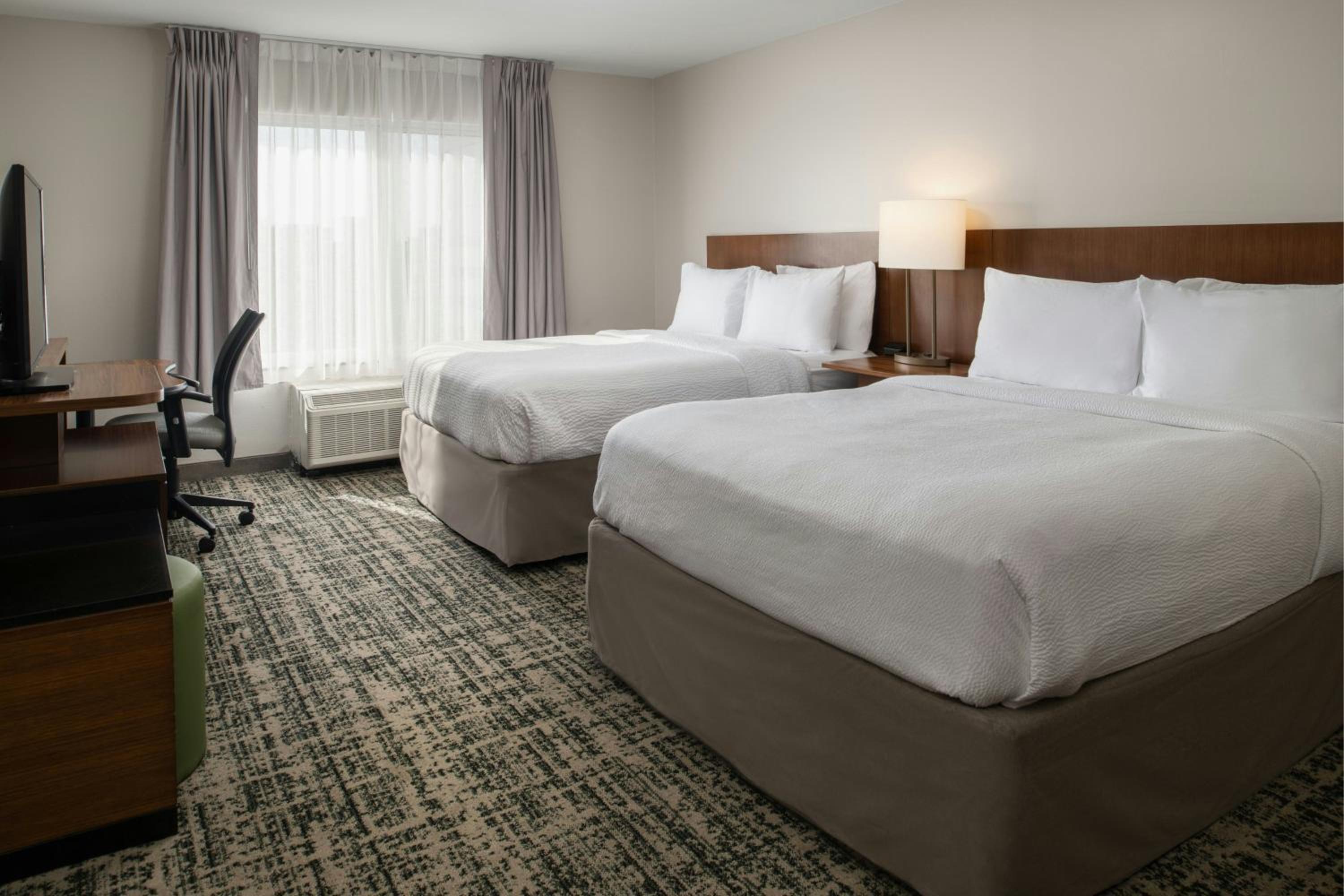 Queen Room with Two Queen Beds and Bathtub - Mobility Access/Hearing Accessible photo 1