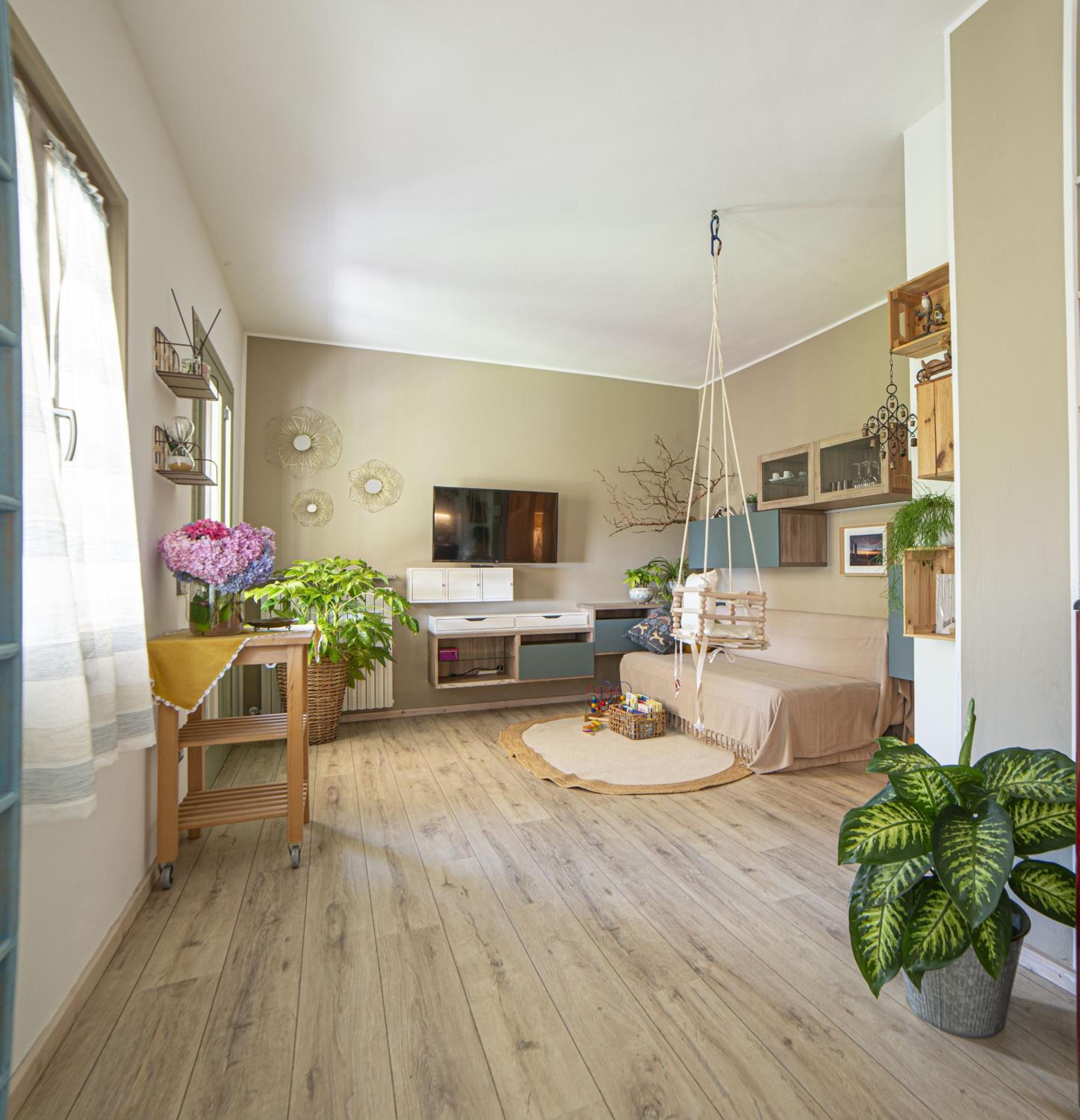Apartment with Mountain View - Photo 14
