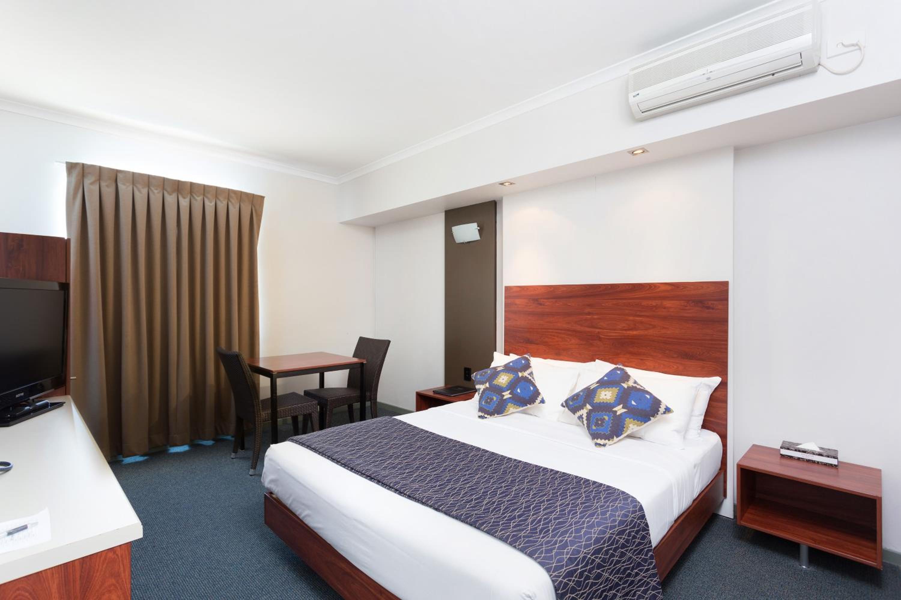 Deluxe Queen Room - Photo 4