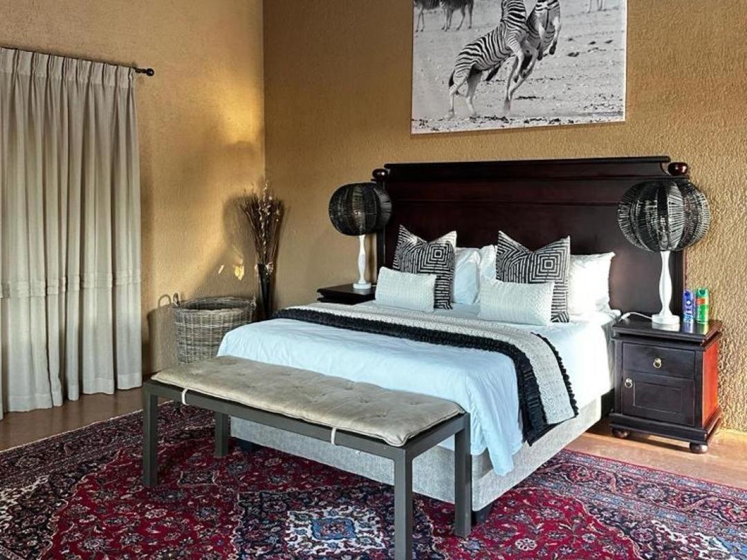 Comfort Queen Room photo 1