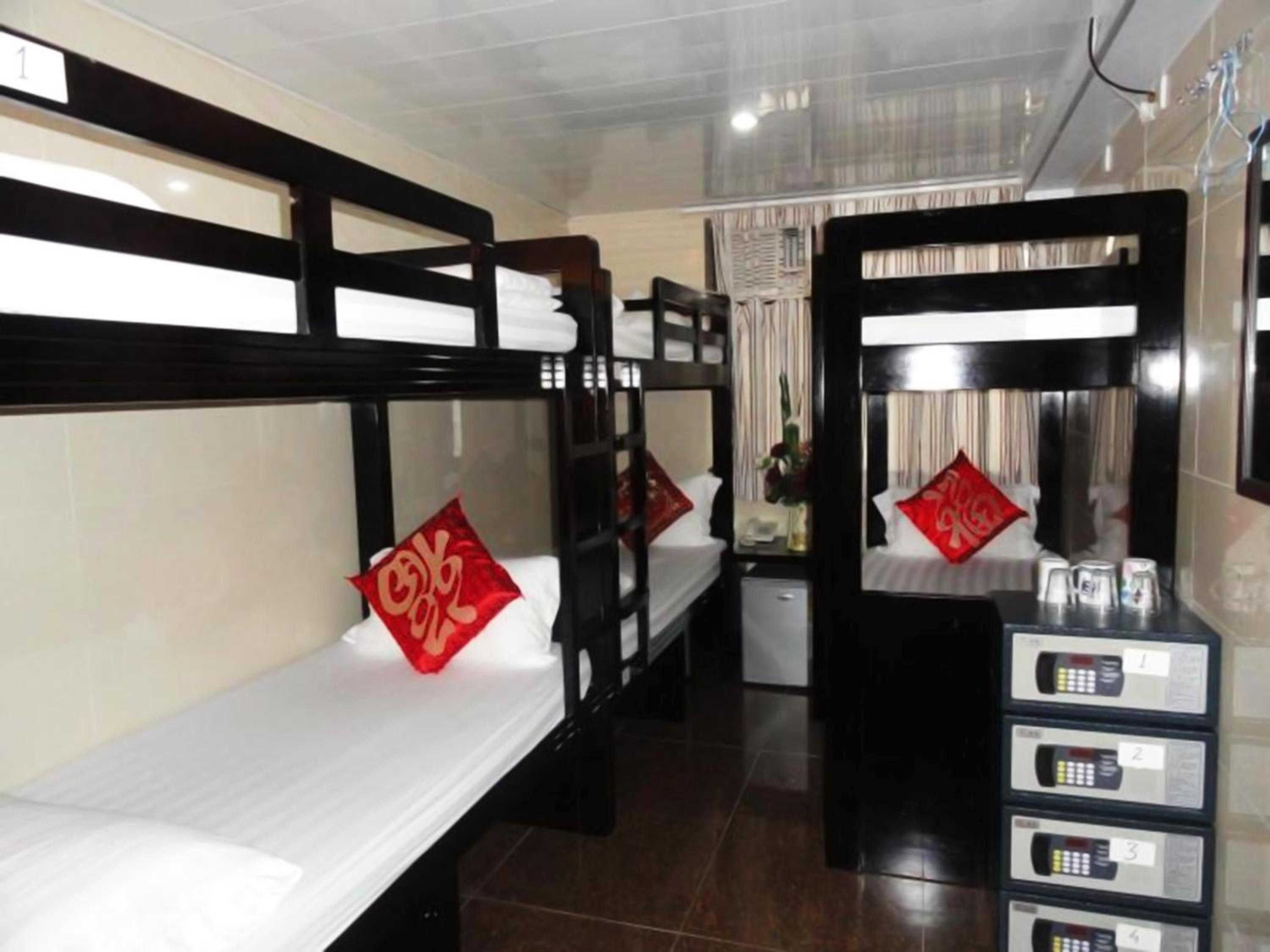 Bed in 6-Bed Dormitory Room