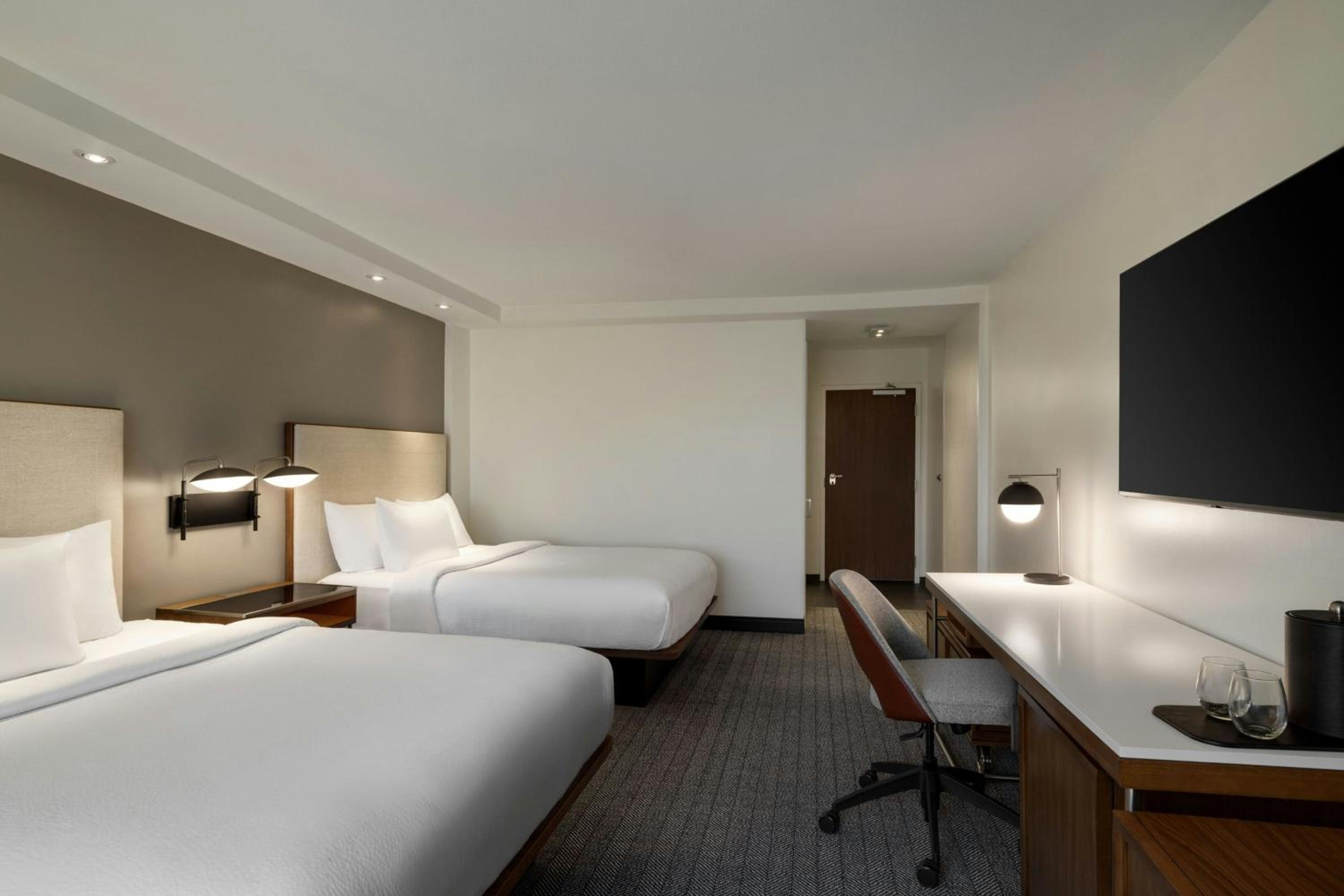 Queen Room with Two Queen Beds photo 1