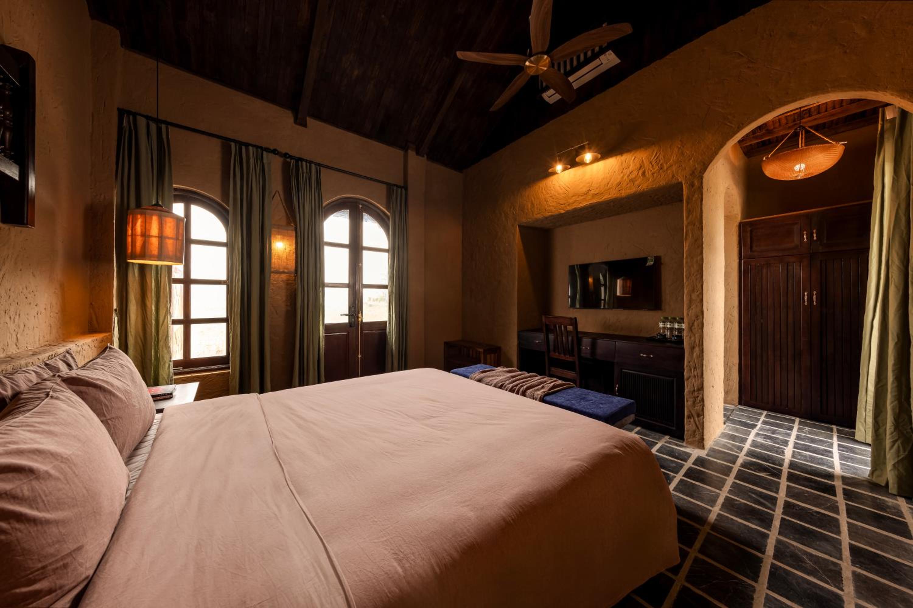 Deluxe Double Room with Bath