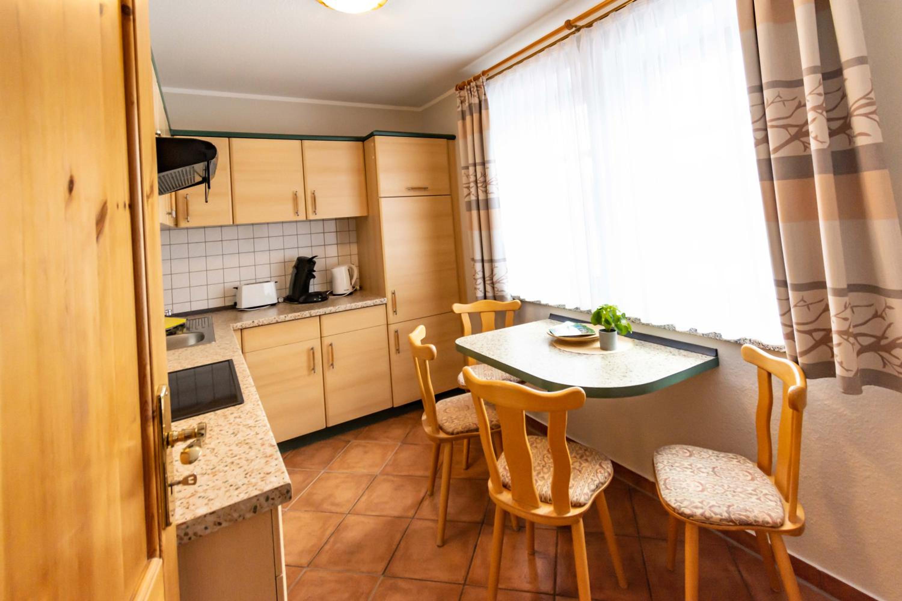 Apartment with Balcony photo 3