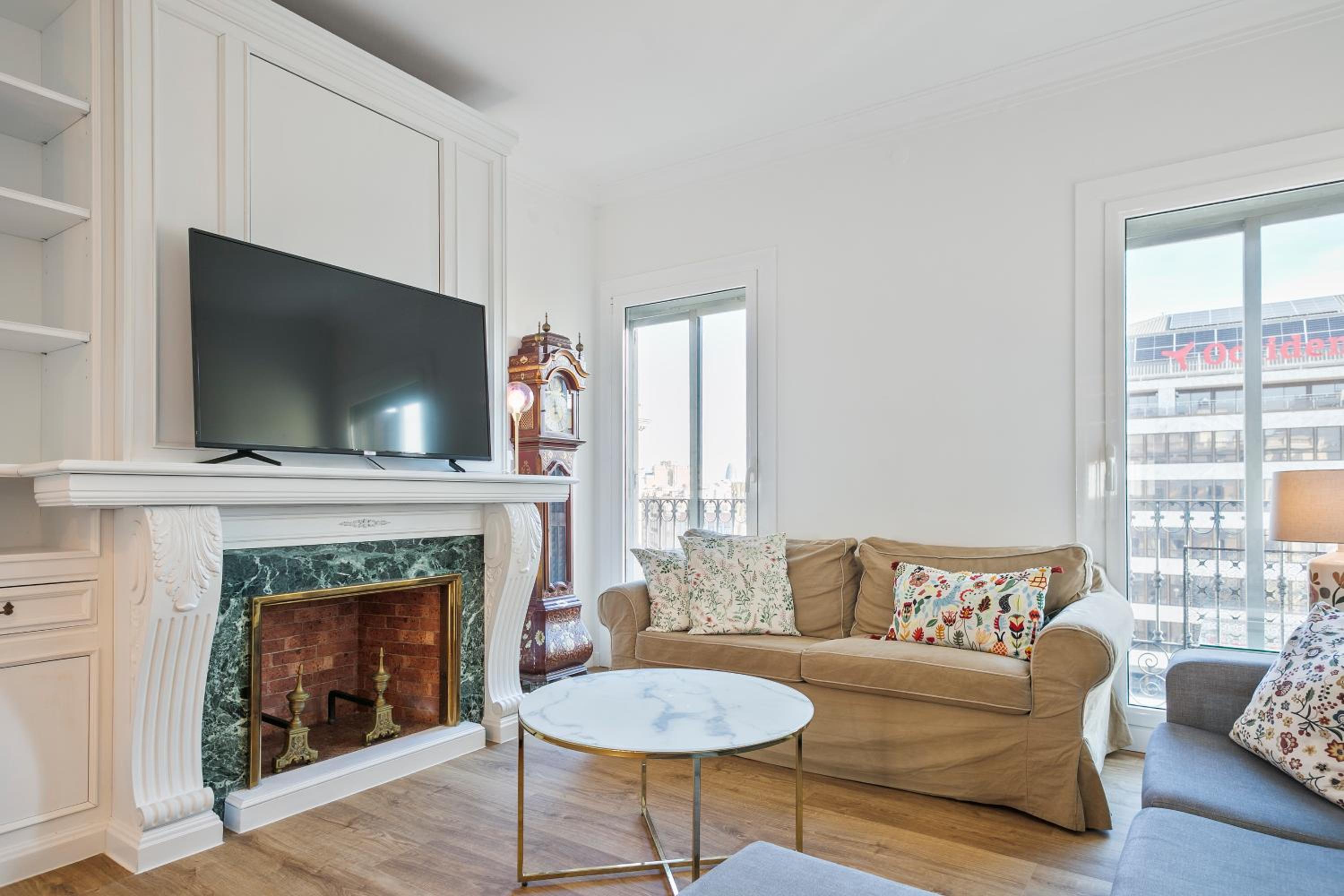 Three-Bedroom Deluxe Apartment photo 3