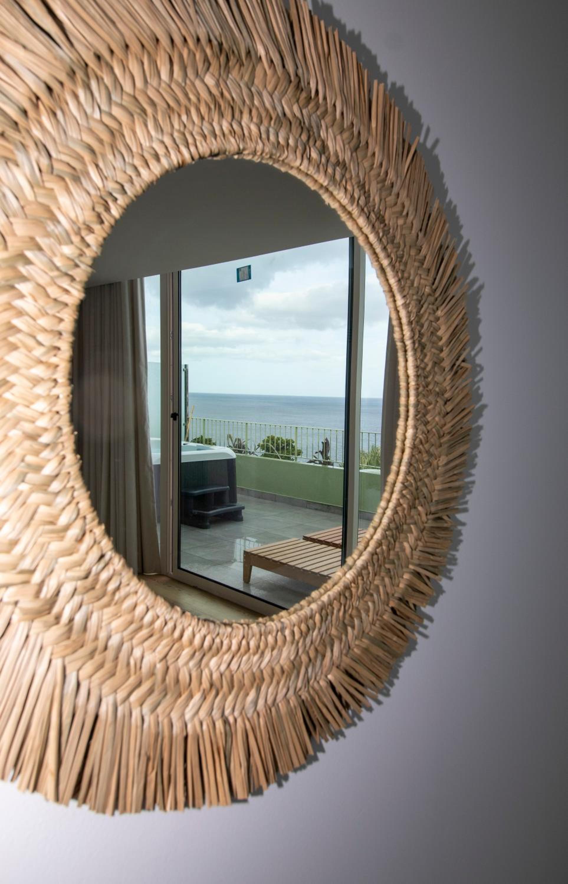 Deluxe Double Room with Balcony and Sea View - Photo 5