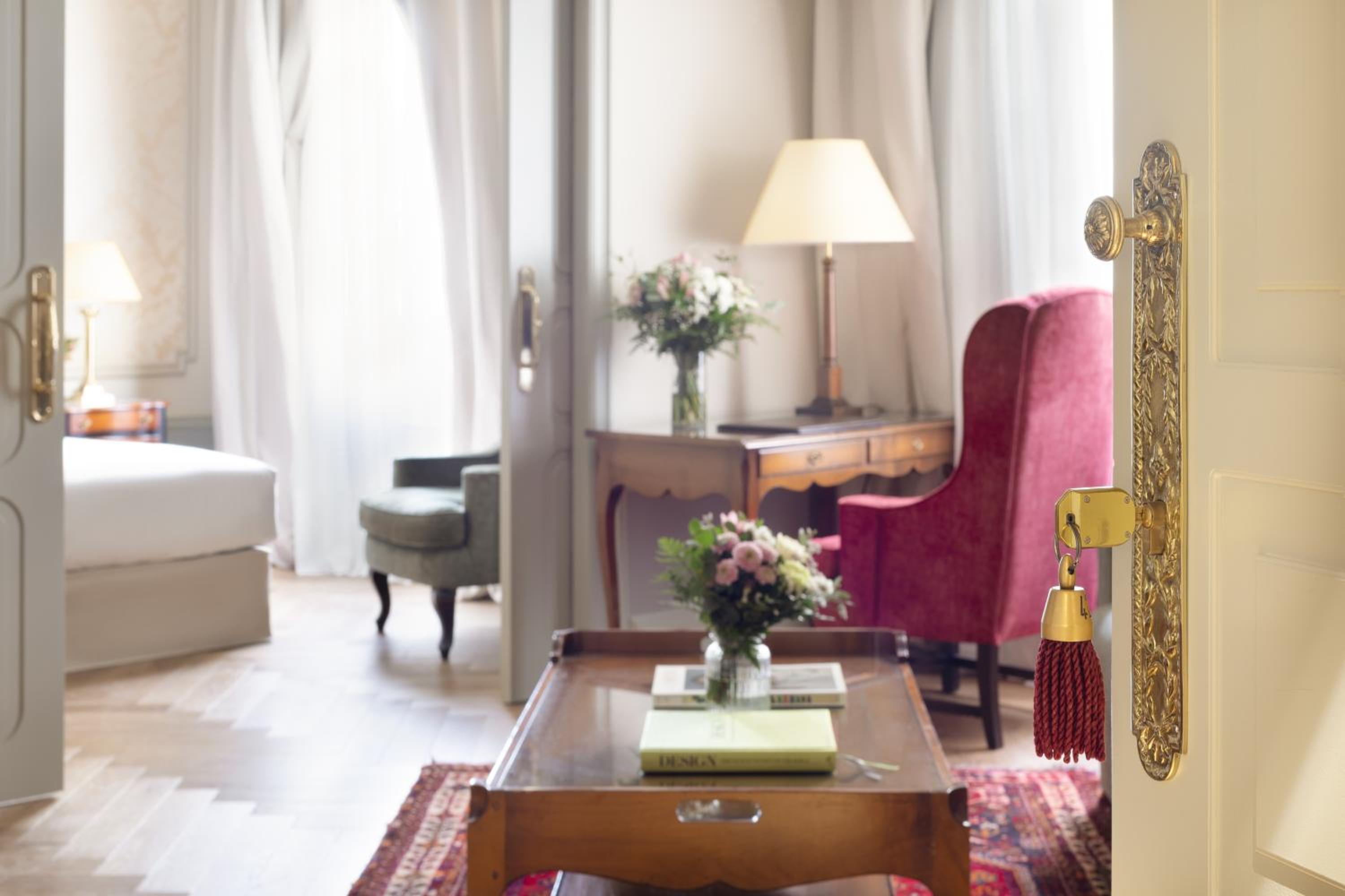 Deluxe Suite