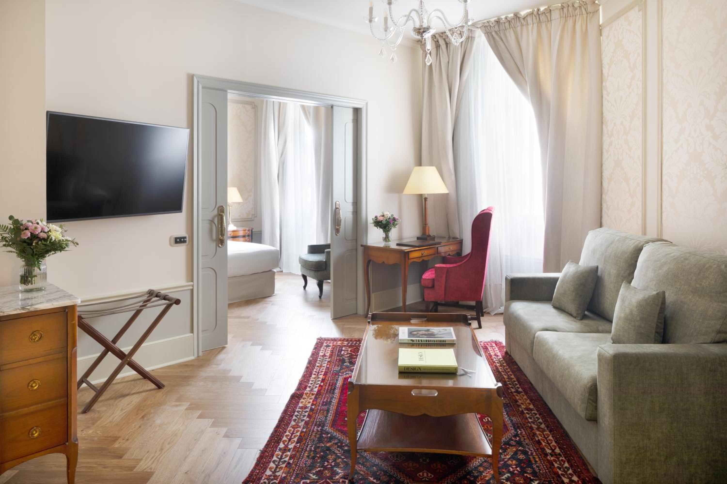 Deluxe Suite