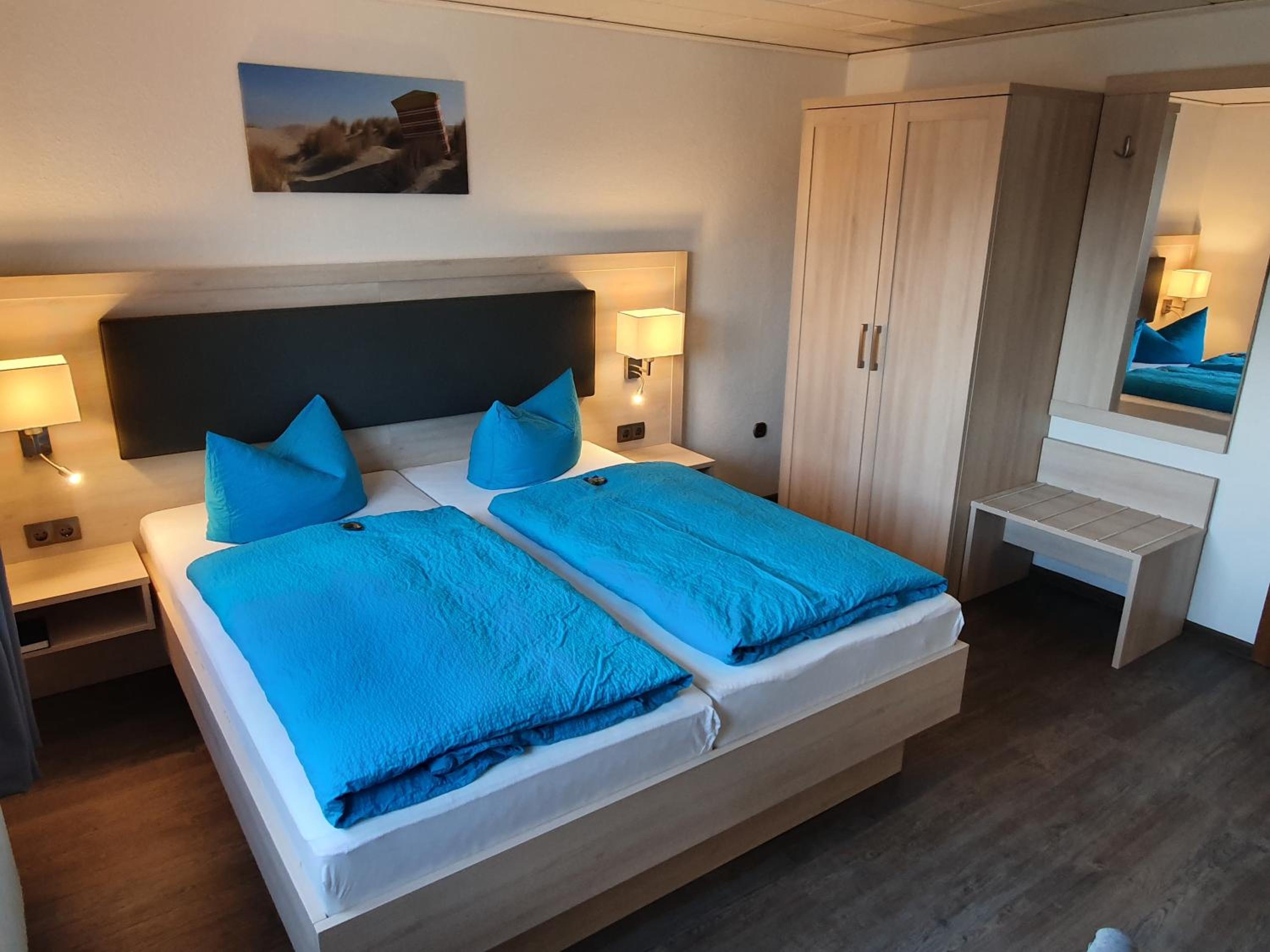 Double Room with Spa Bath photo 2