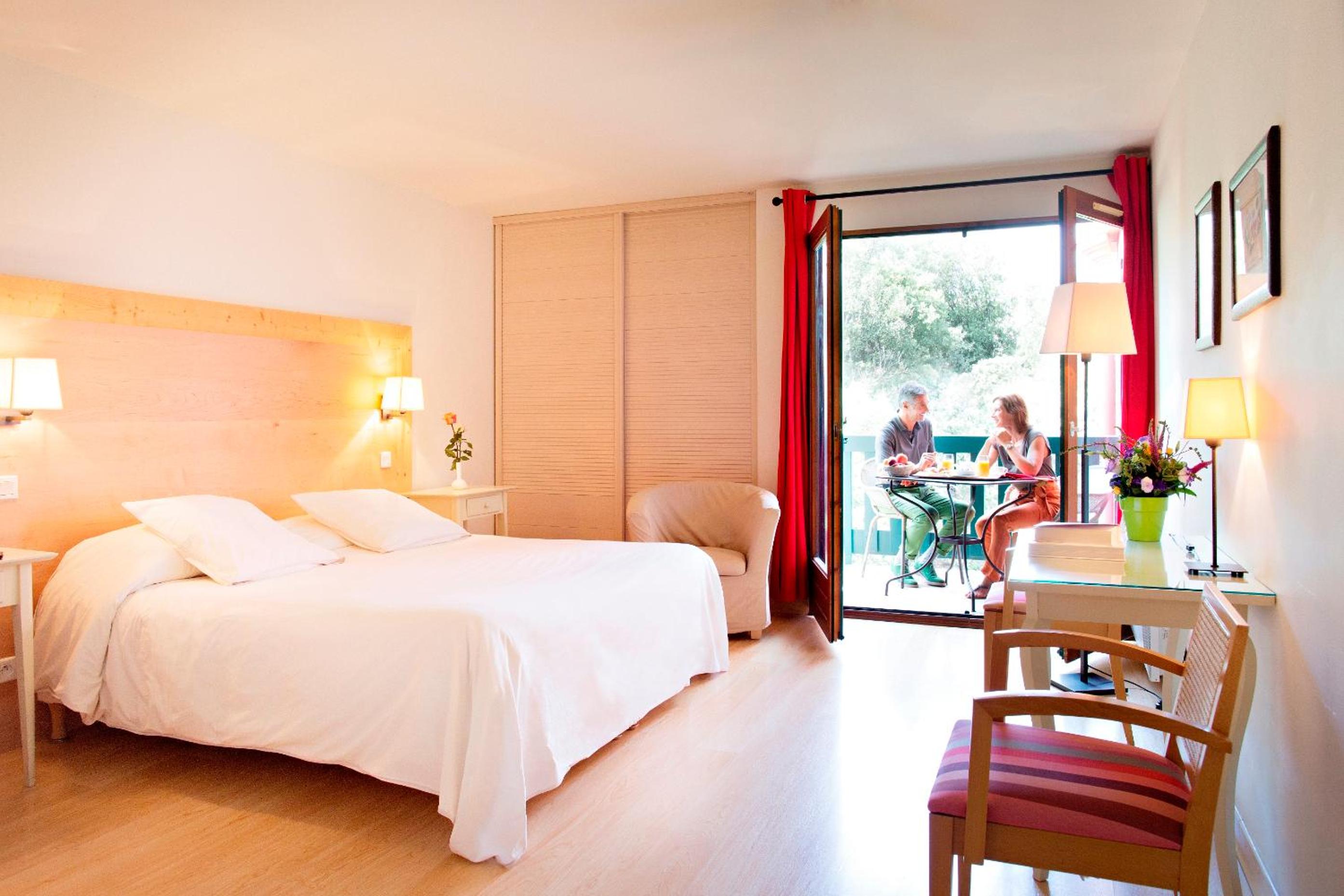 Basic Double Room - Photo 15