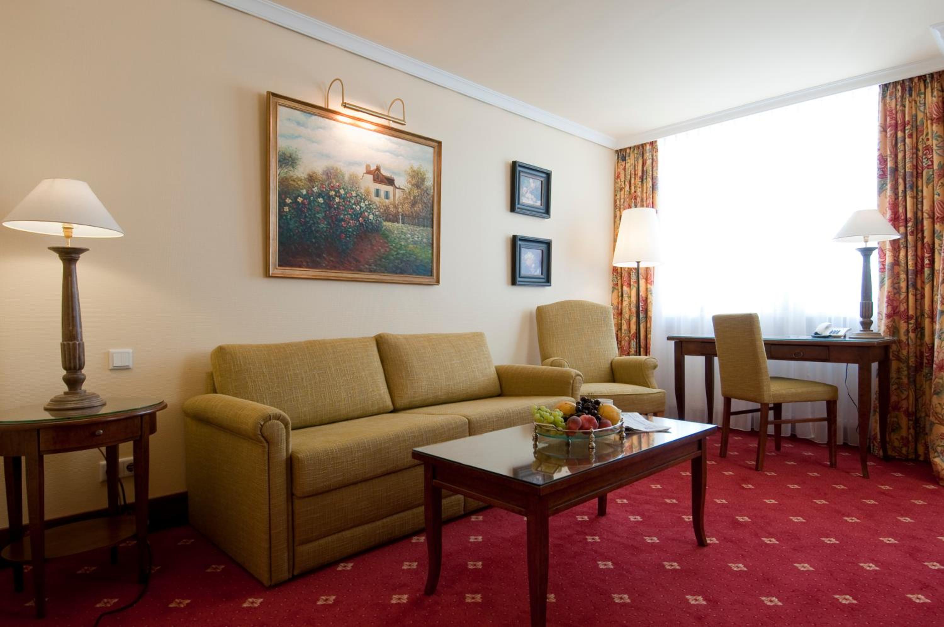 Double Room with Sofa Bed - Photo 3