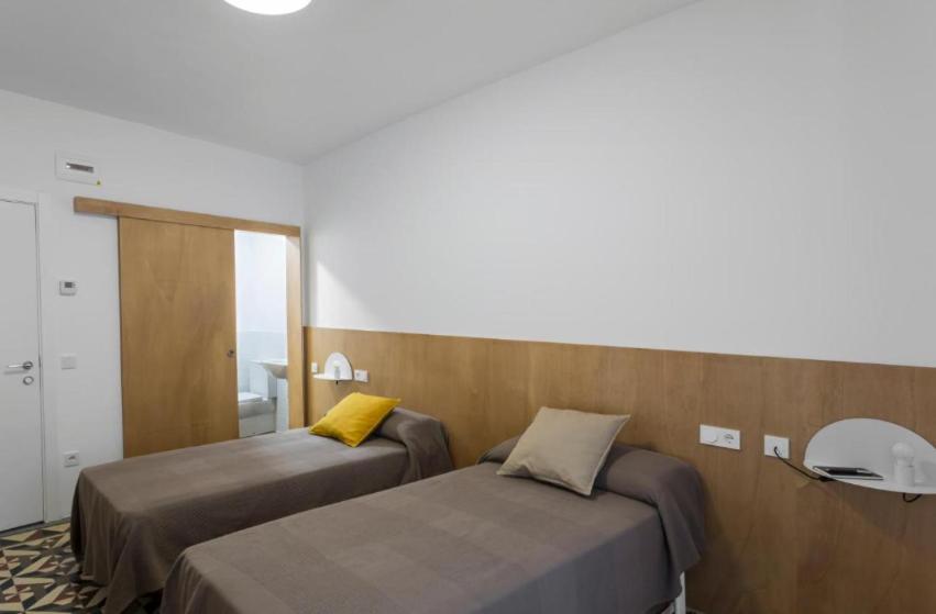 Twin Room with Private Bathroom
