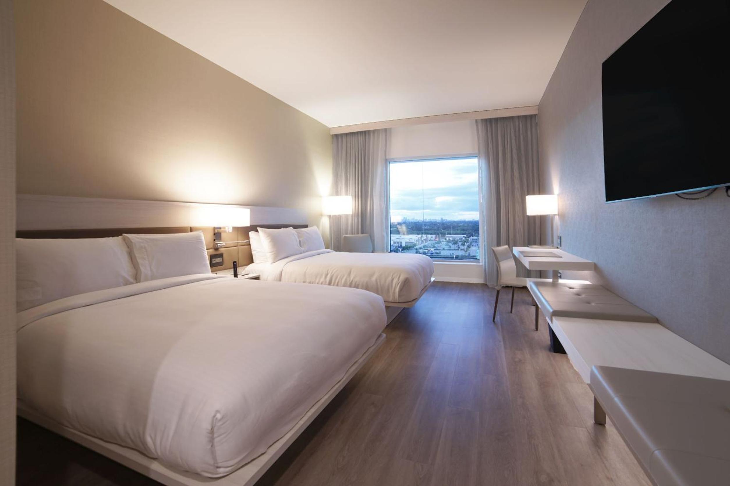 Queen Room with Two Queen Beds - Hearing Accessible
