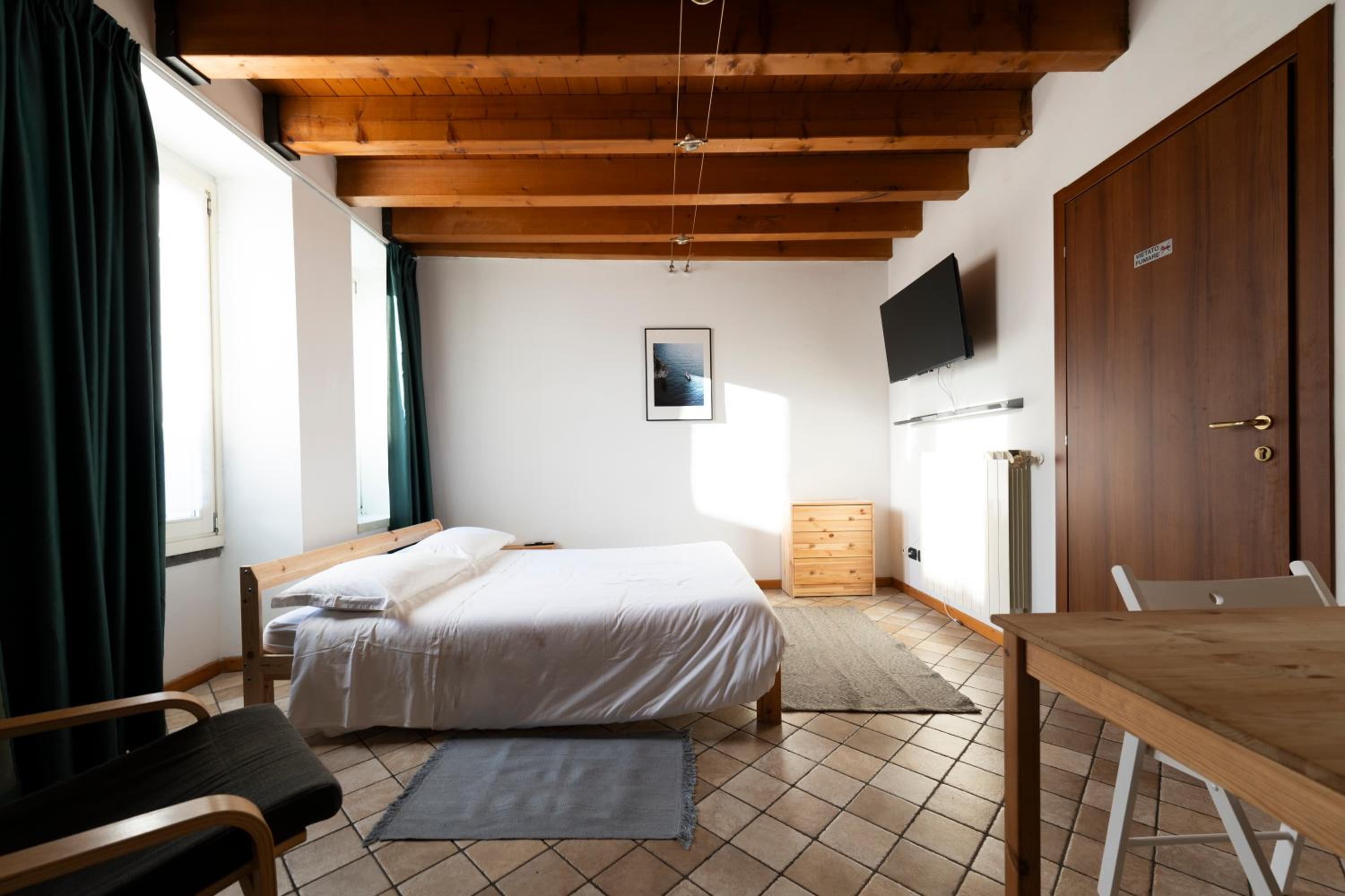 Studio Apartment with One Double Bed photo 2
