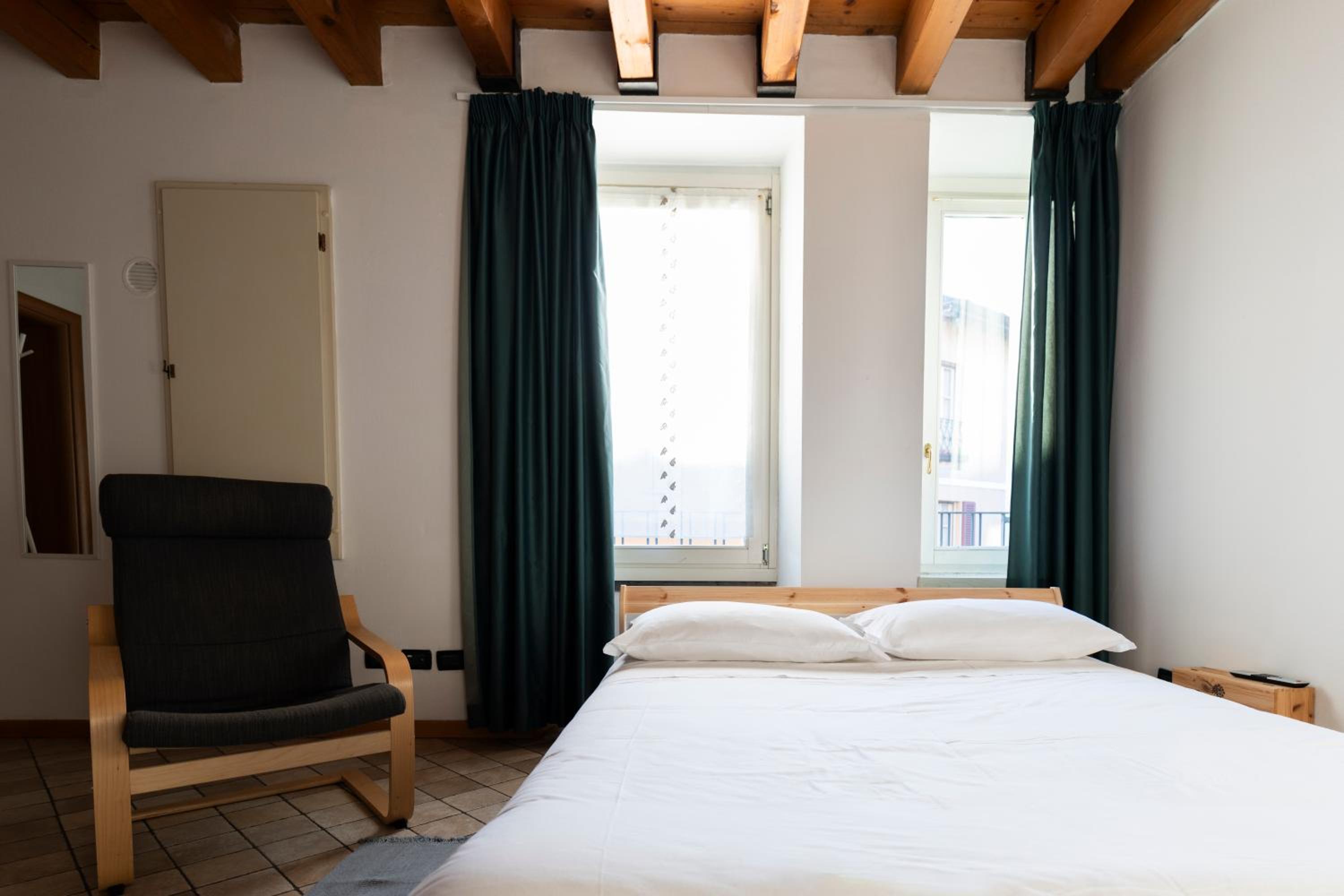 Studio Apartment with One Double Bed photo 3