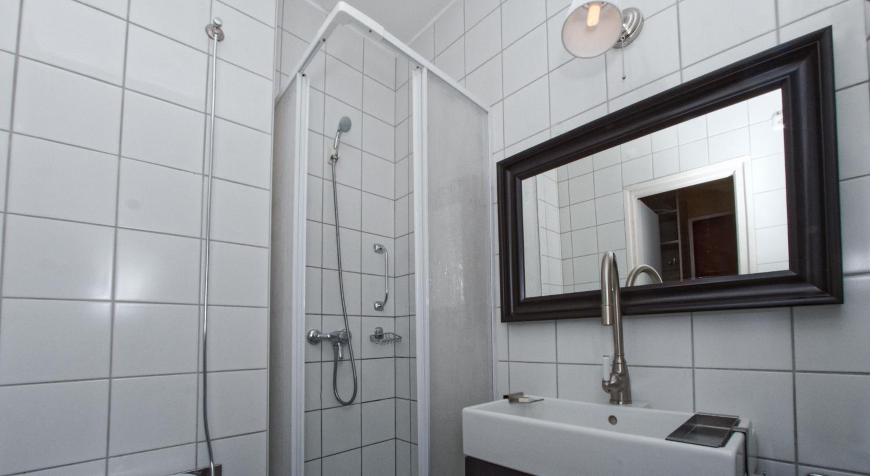 Double Room - Photo 11