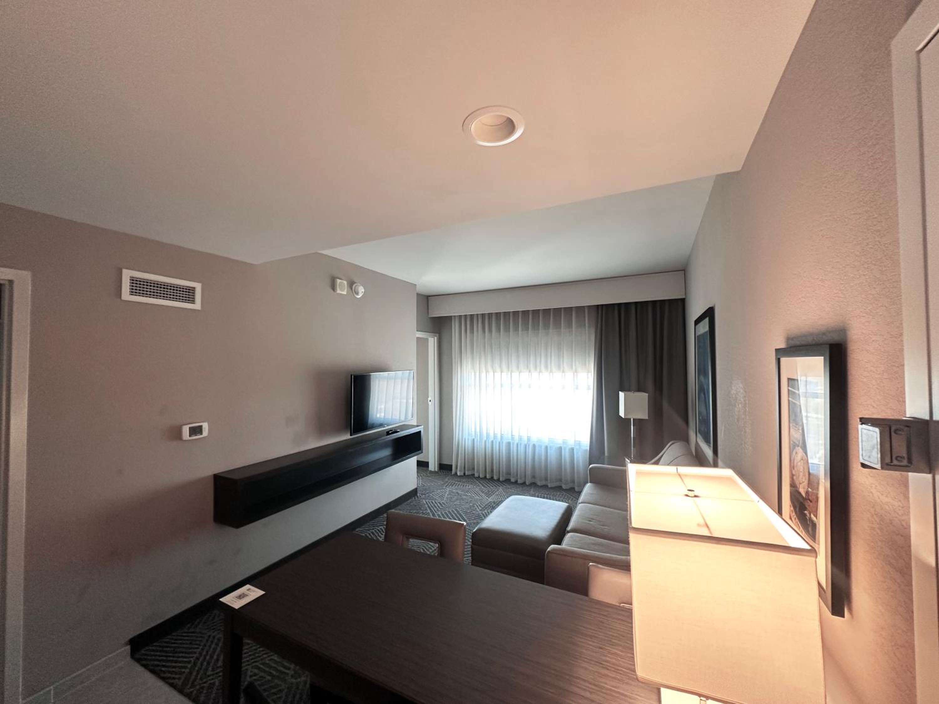King Suite - Hearing Access photo 3