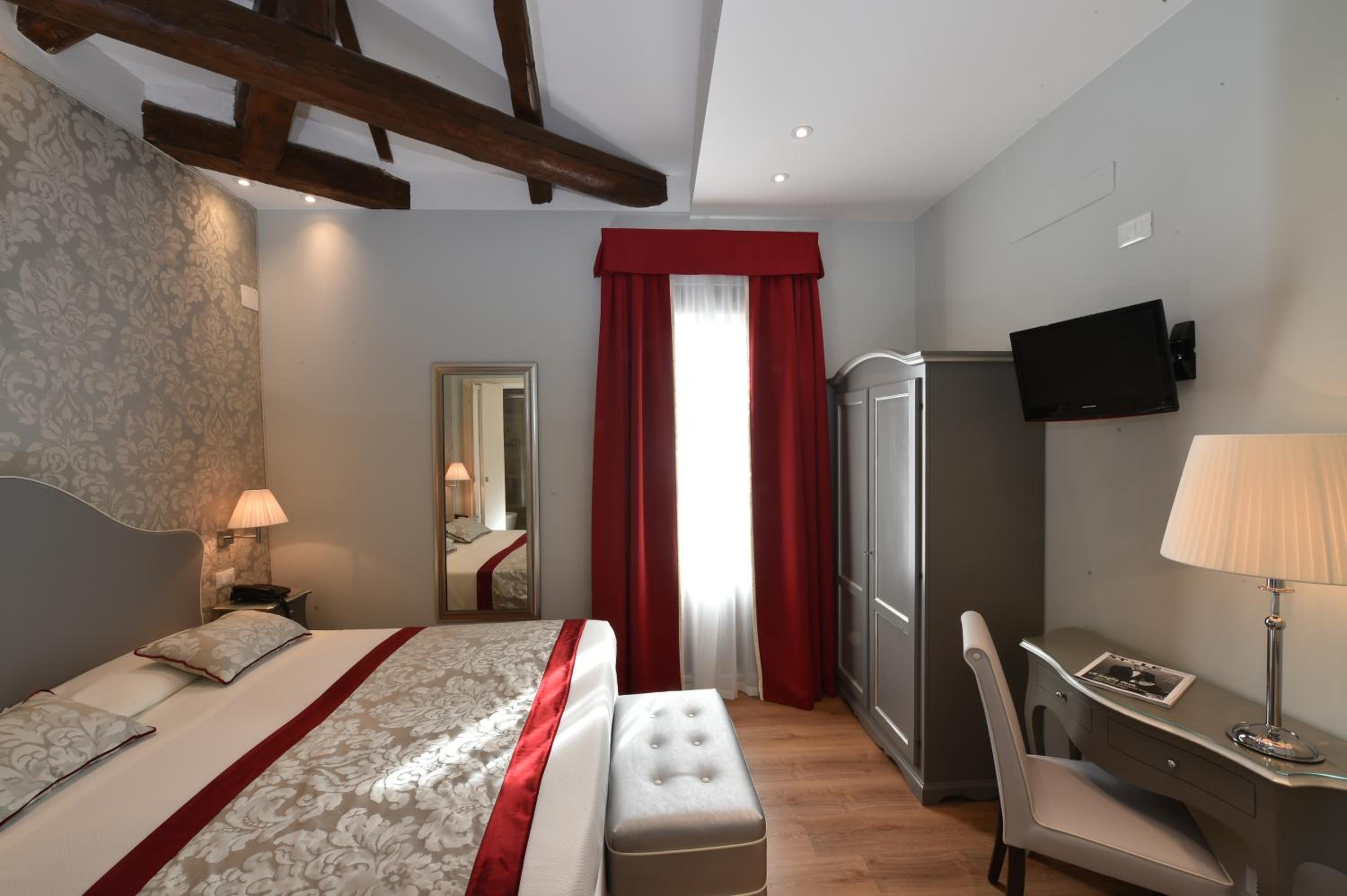 Superior Double or Twin Room photo 1