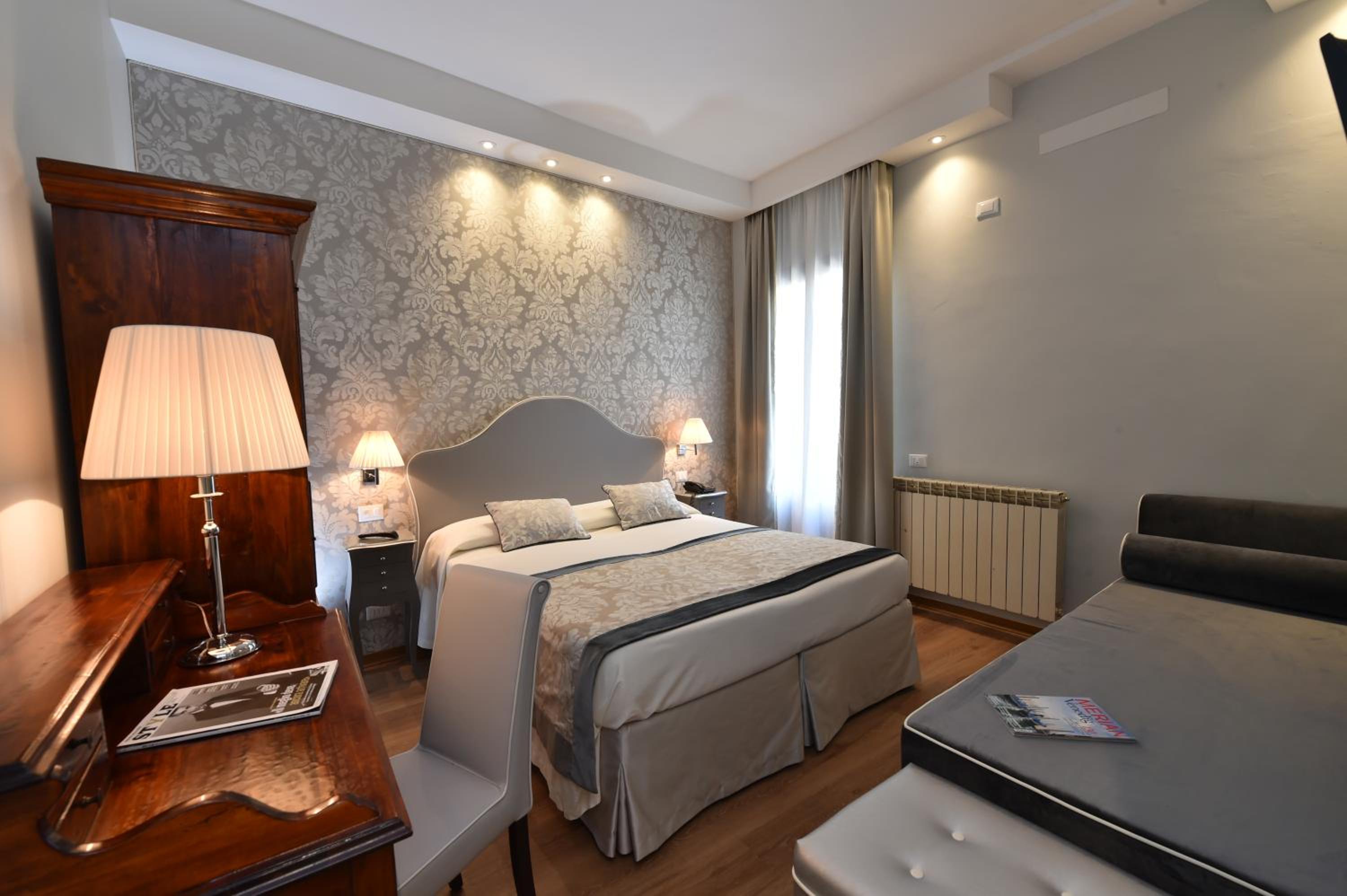 Superior Double or Twin Room photo 2